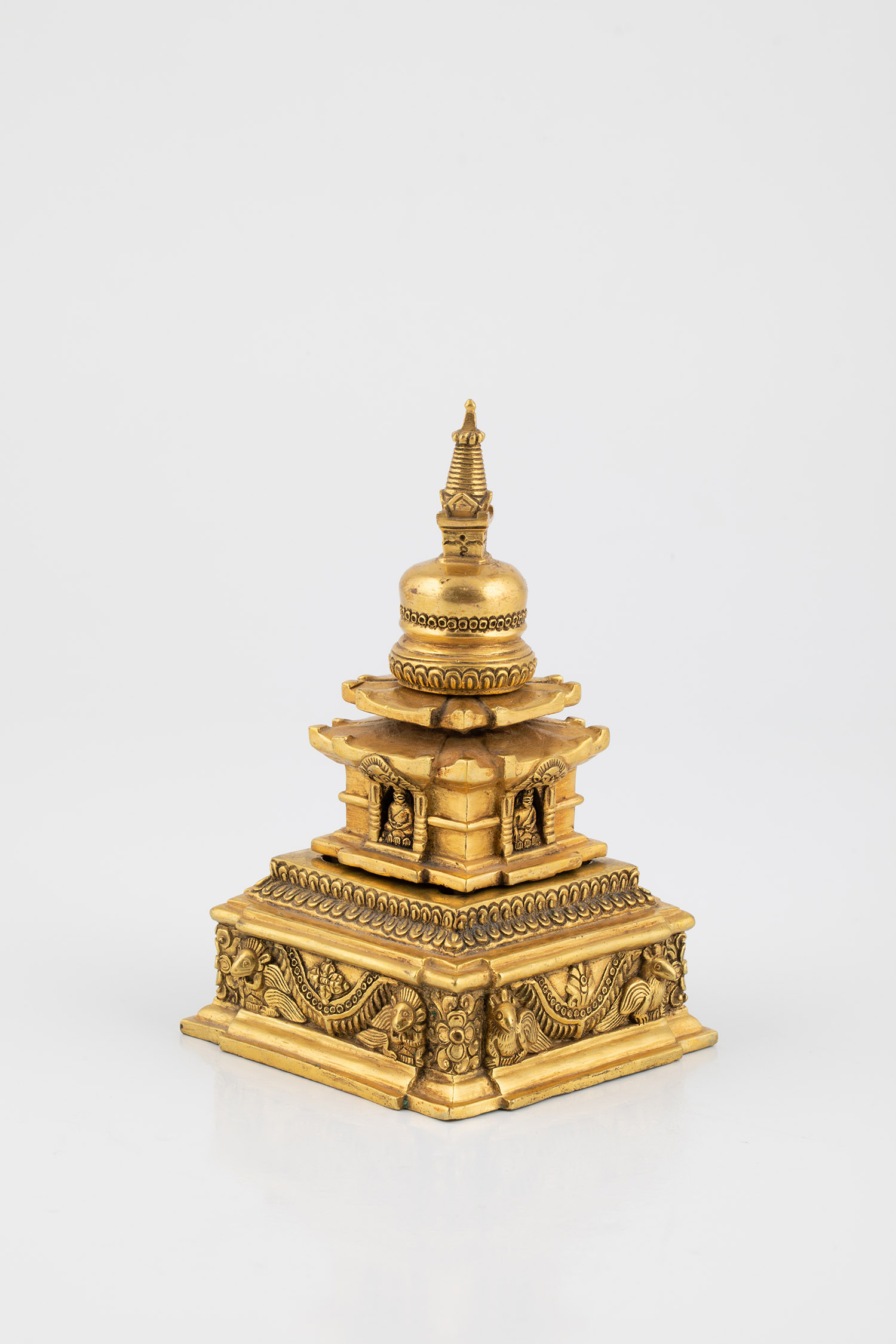 Convolute two stupa - Image 3 of 9