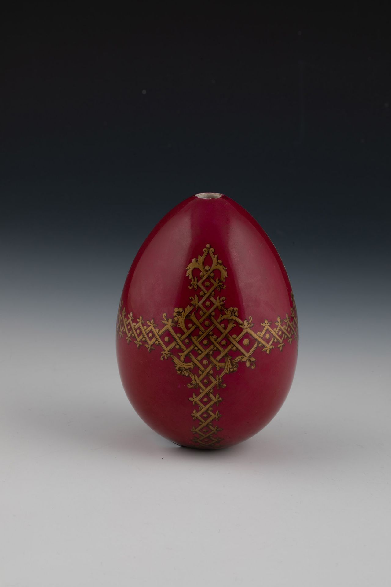 Porcelain egg with St. Luke Wohl Imperial Porcelain Manufactory, last quarter of the 19th century, A - Image 3 of 3