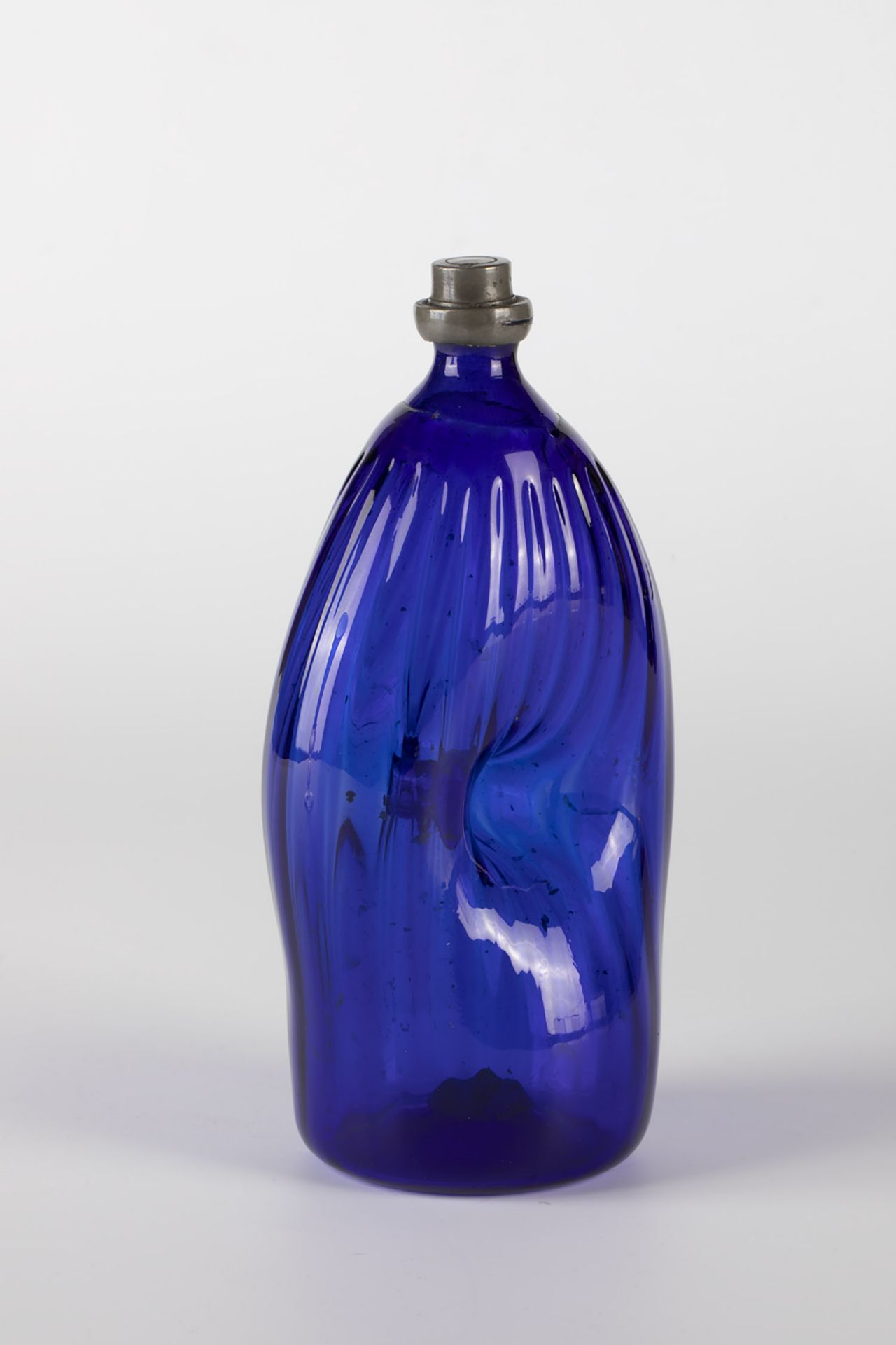 Umbilical bottle made of cobalt blue glass - Image 2 of 2