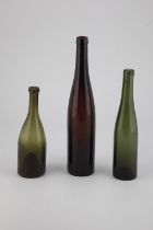 Drei Flaschen (u.a. Rheinwein)
