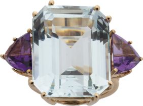 Aquamarinring mit Amethysttriangeln