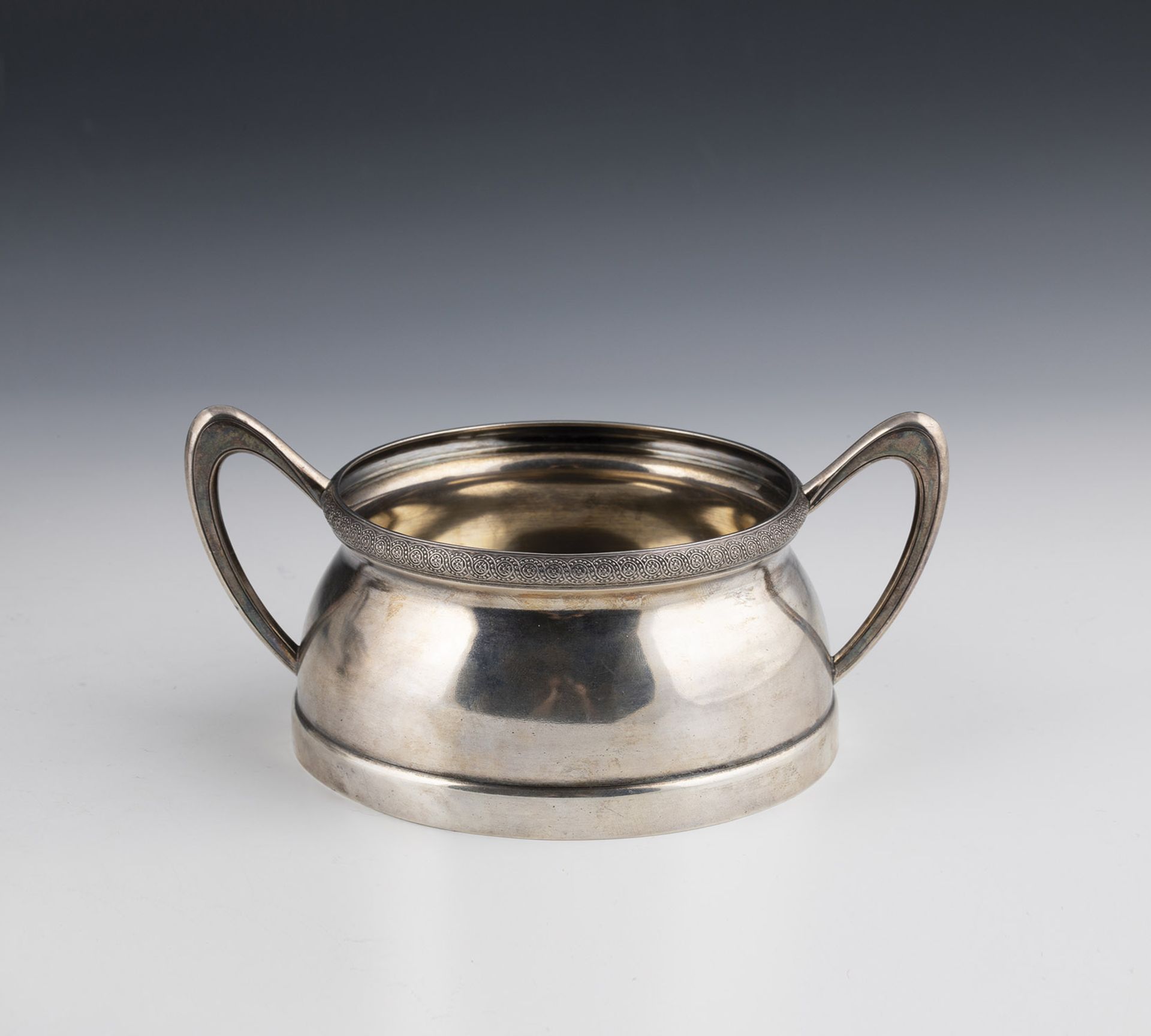 Sugar bowl with two handles