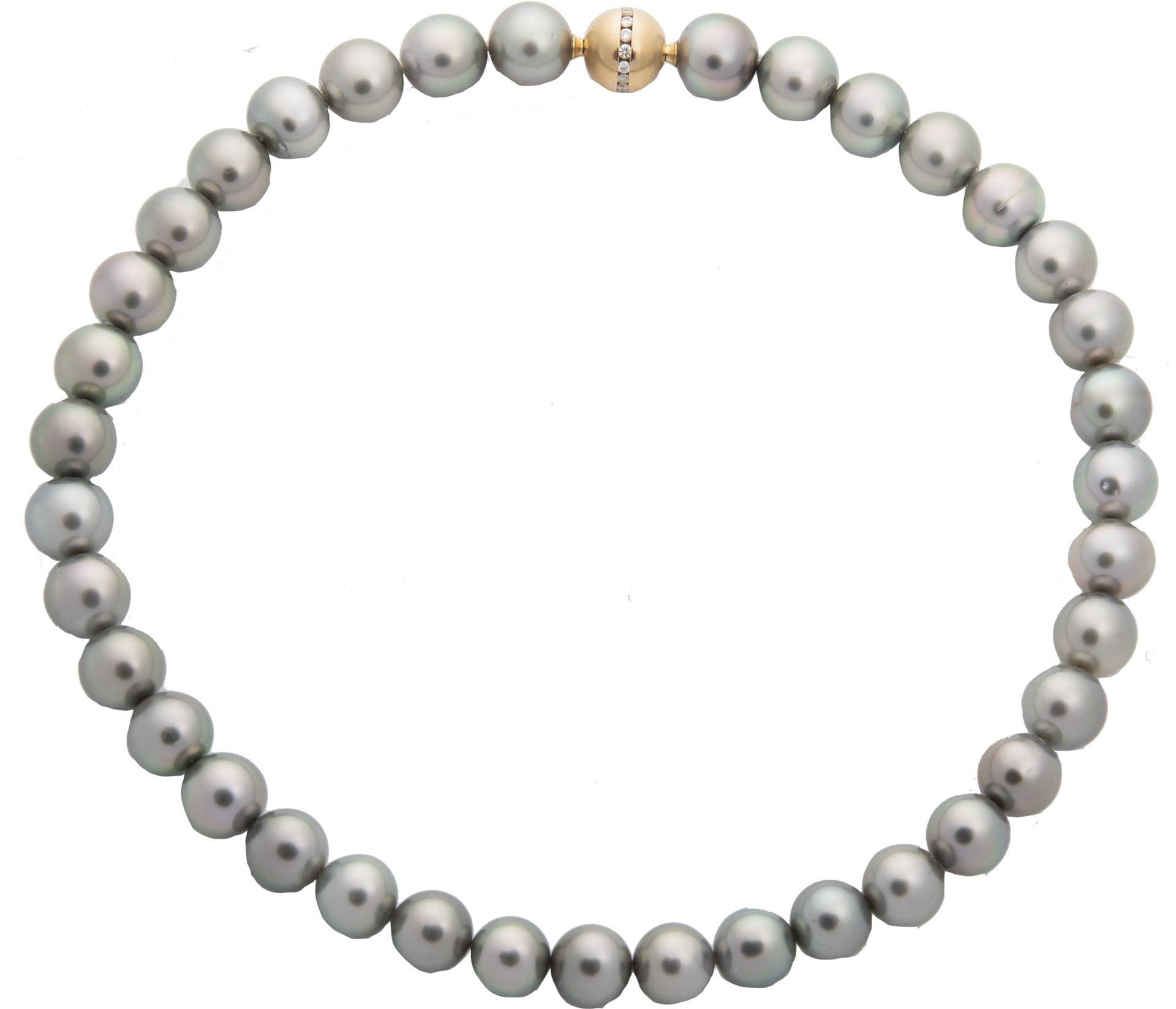 Tahitian pearl necklace with decorative clasp