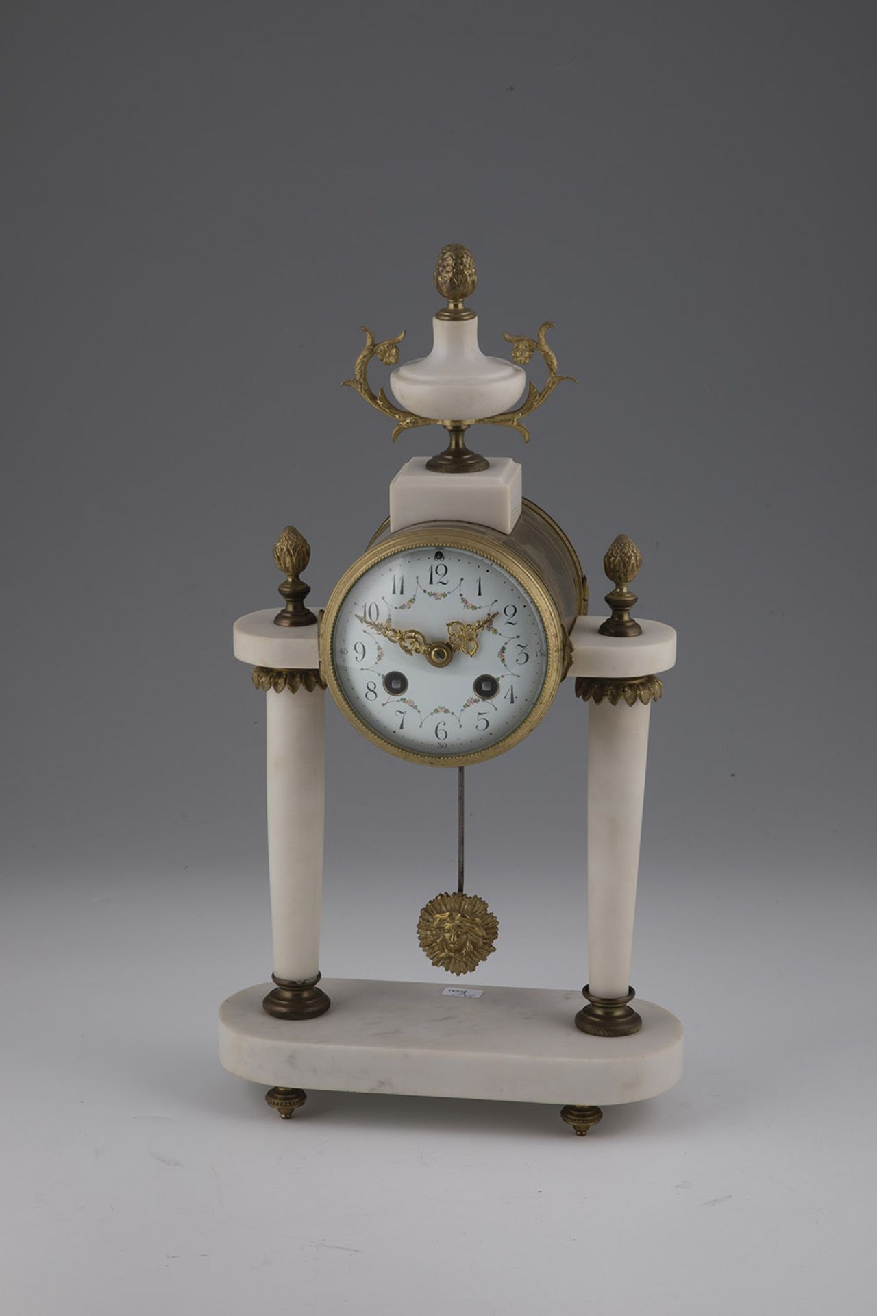 Mantel clock with two side instruments - Image 2 of 2