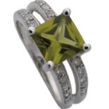 White gold ring with peridot