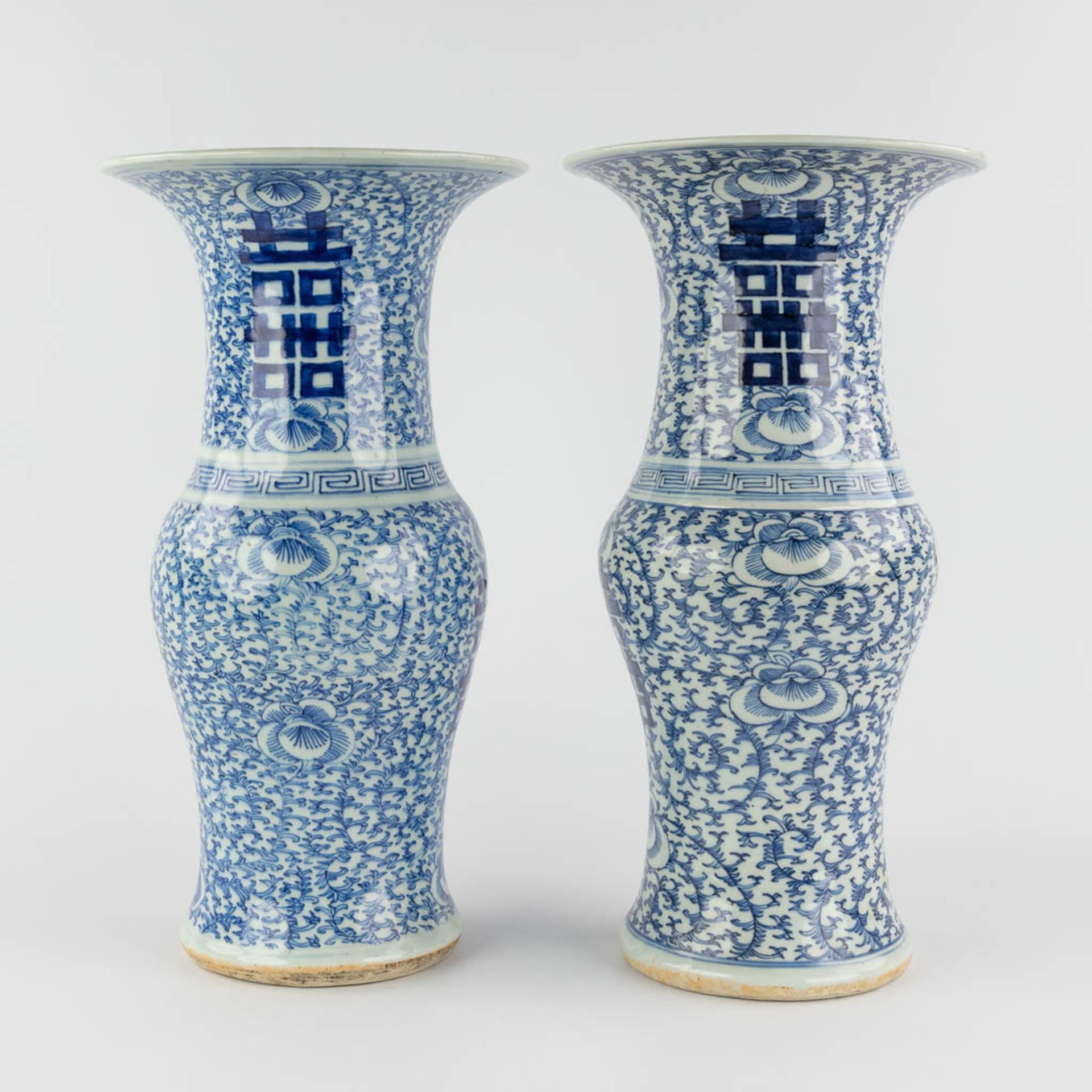 A pair of Chinese blue-white vases, Chenghua mark. 19th C. (H:41 x D:21,5 cm) - Image 3 of 14