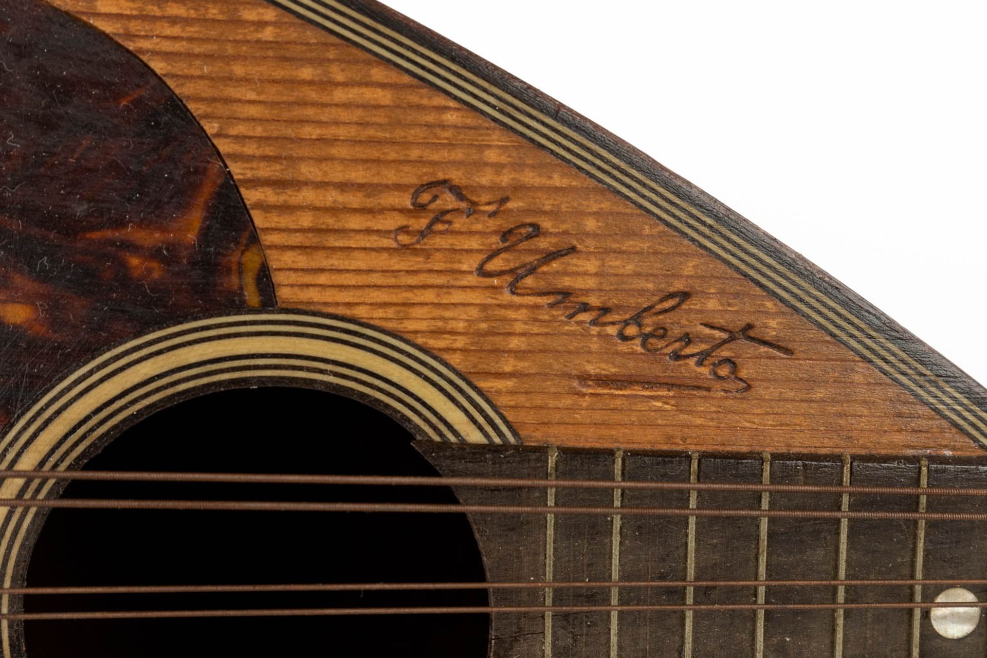 Two mandolines, of which one is marked Fratelli Umberto. (L:20 x W:60 x H:14 cm) - Image 4 of 20