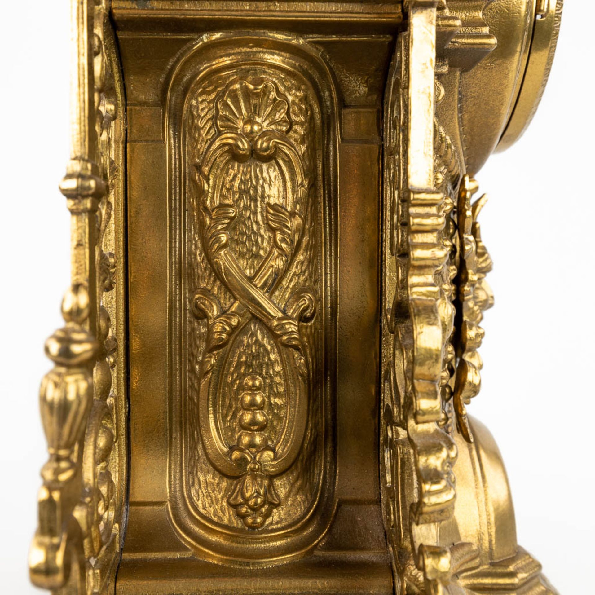 A three-piece mantle garniture clock, bronze, clock and candelaba. 20th C. (L:17 x W:26 x H:67 cm) - Image 18 of 19