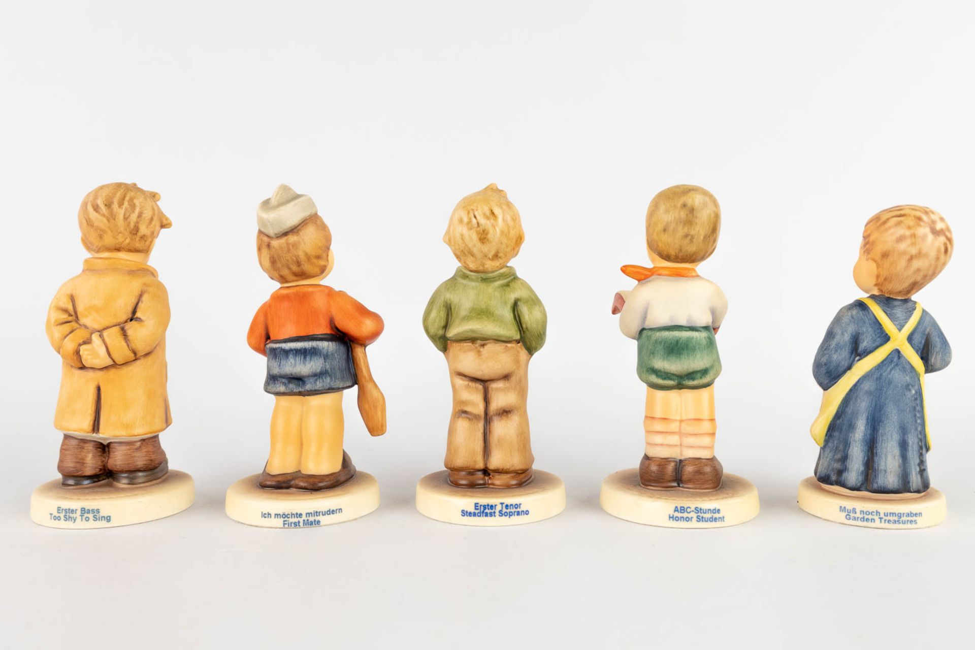 Hummel, a set of 13 small figurines. (H:12,5 cm) - Image 4 of 19