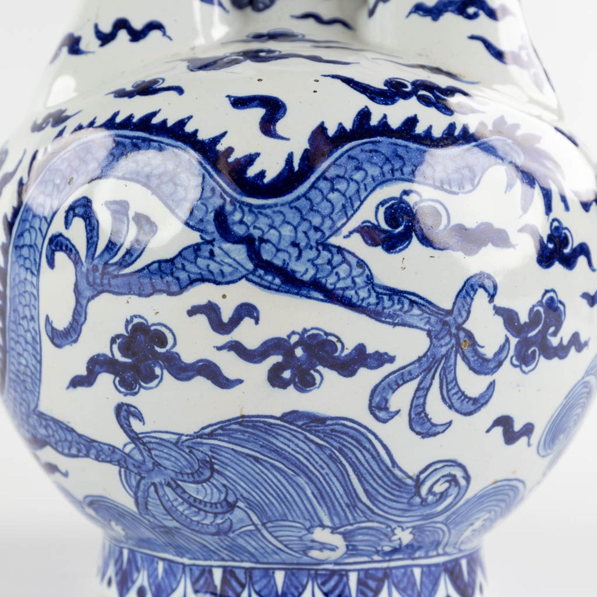 Charles-François Fourmaintraux-Courquin, a tulip vase with Chinoiserie dragon decor France. 19th C. - Image 15 of 15