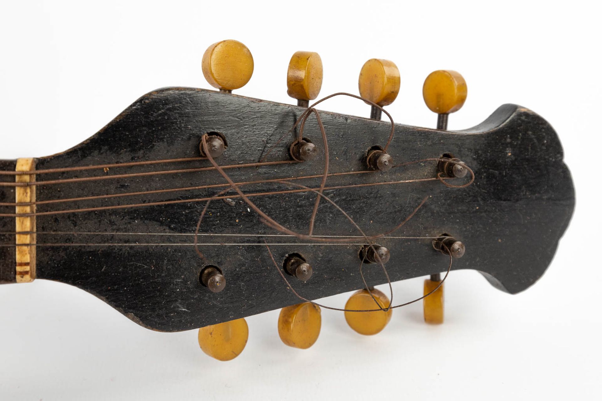 Two mandolines, of which one is marked Fratelli Umberto. (L:20 x W:60 x H:14 cm) - Image 5 of 20