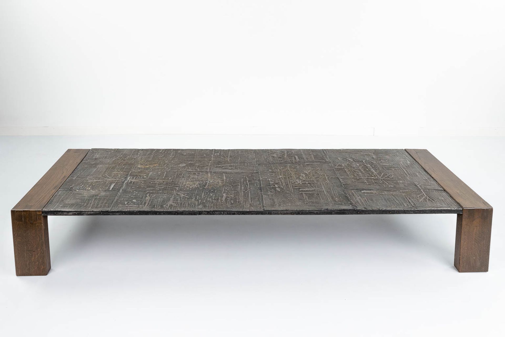 Pia MANU (XX) 'Coffee Table' metal on a wood frame, circa 1960. (L:64,5 x W:199 x H:30 cm) - Image 5 of 15