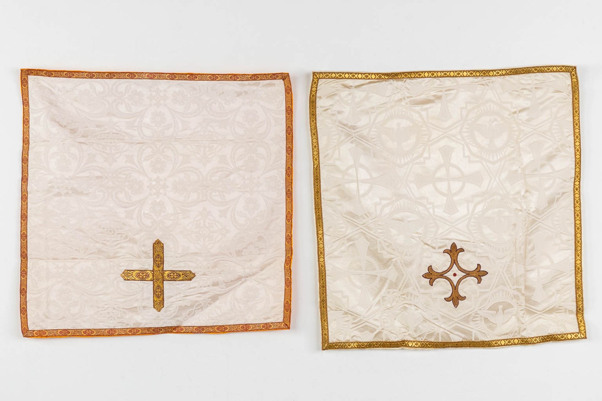 A set of Lithurgical Robes and accessories. Thick gold thread and embroideries. - Image 40 of 40