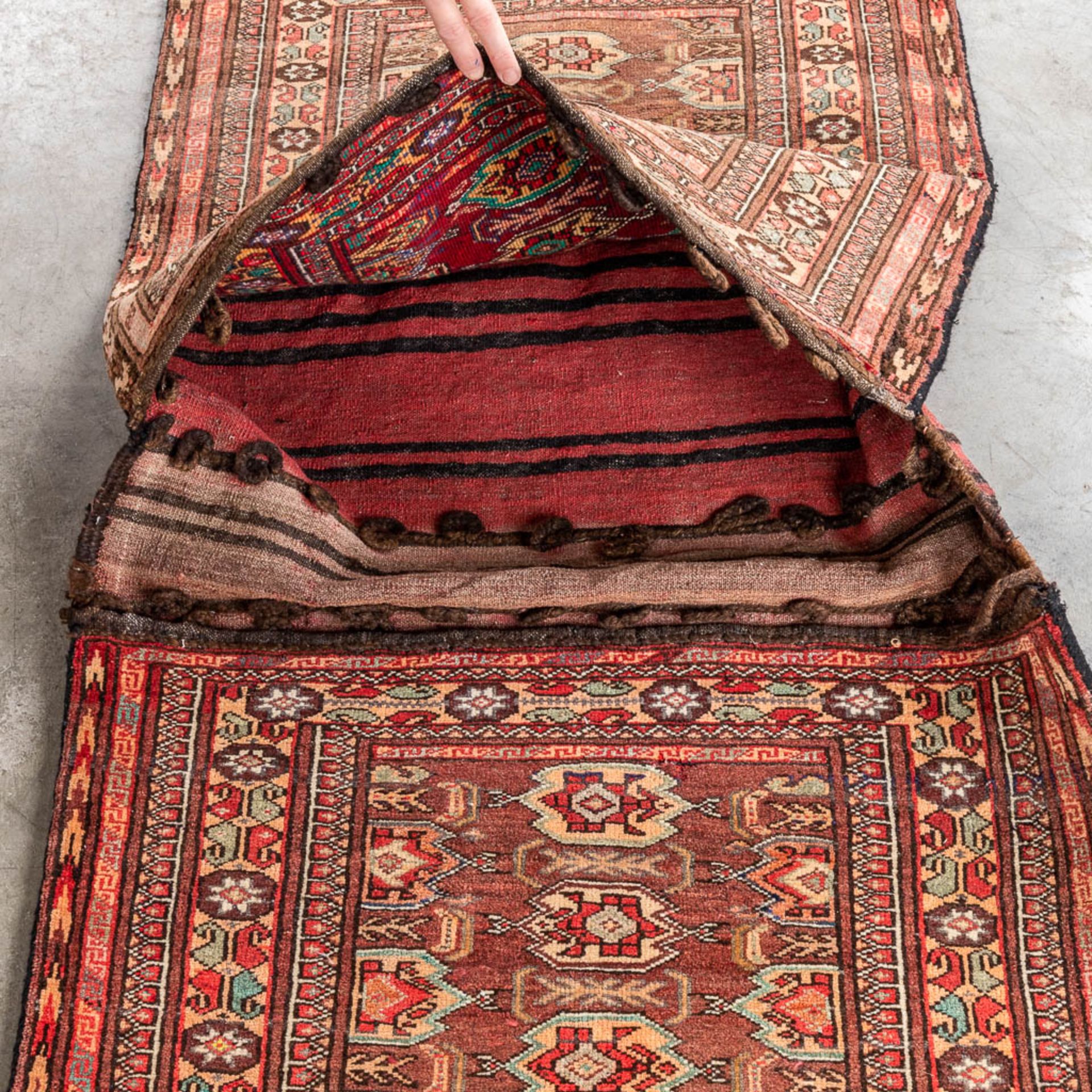 A carrying saddle bag for camels, hand-made. (L:74 x W:149 cm) - Image 5 of 10