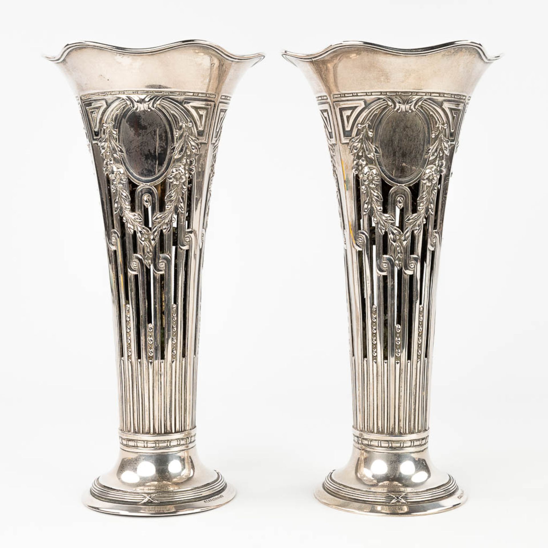 A pair of vases made of silver and marked 800. Made in Germany. 693g. 20th C. (H:31 x D:15,5 cm) - Image 7 of 14