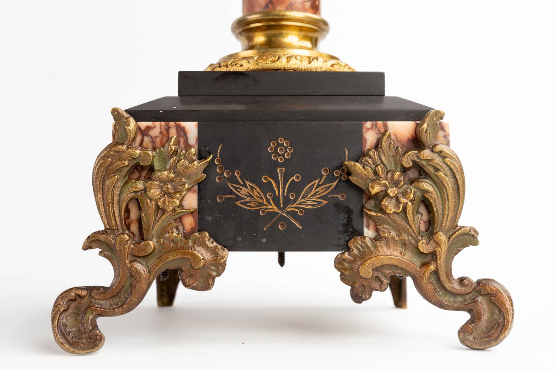 A three-piece mantle garniture, marble and bronze. Circa 1900. (L:16 x W:34 x H:59 cm) - Image 12 of 15