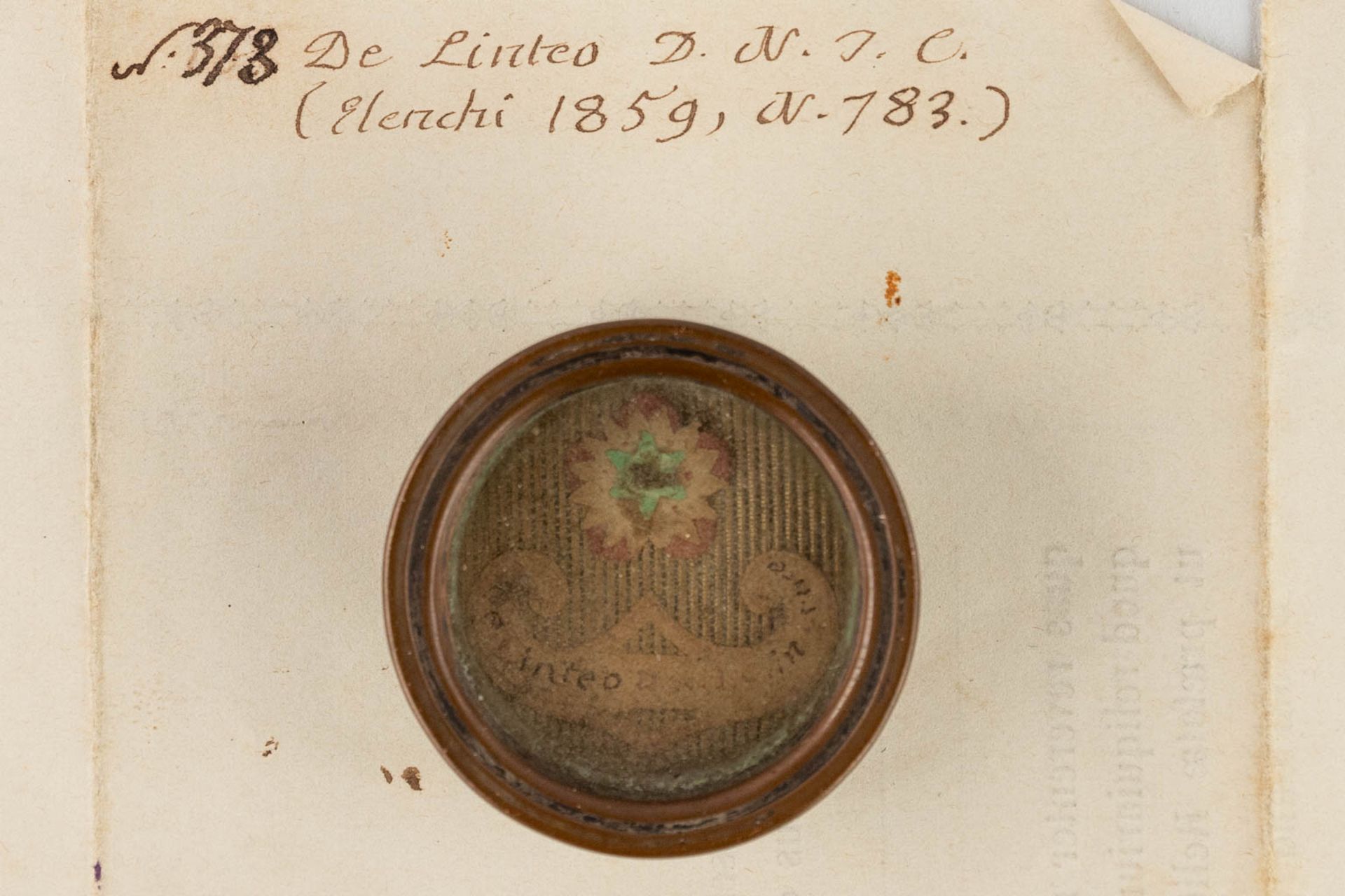 A sealed Theca with relic: De Linteo Sanguinolento que proecinctus fuit Salvador Mundi in SS Cruce ( - Image 3 of 6
