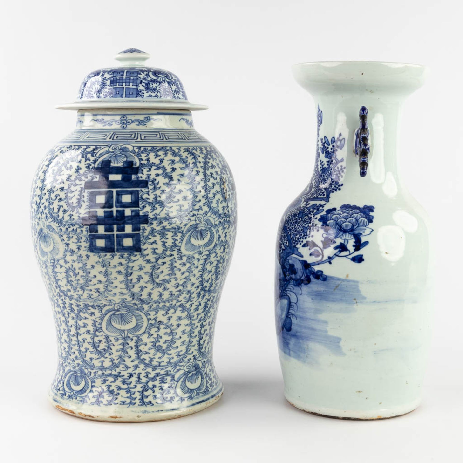 Two Chinese vases, of which one with a lid. Blue-white decor. 19th/20th C. (H:45 x D:25 cm) - Image 6 of 13