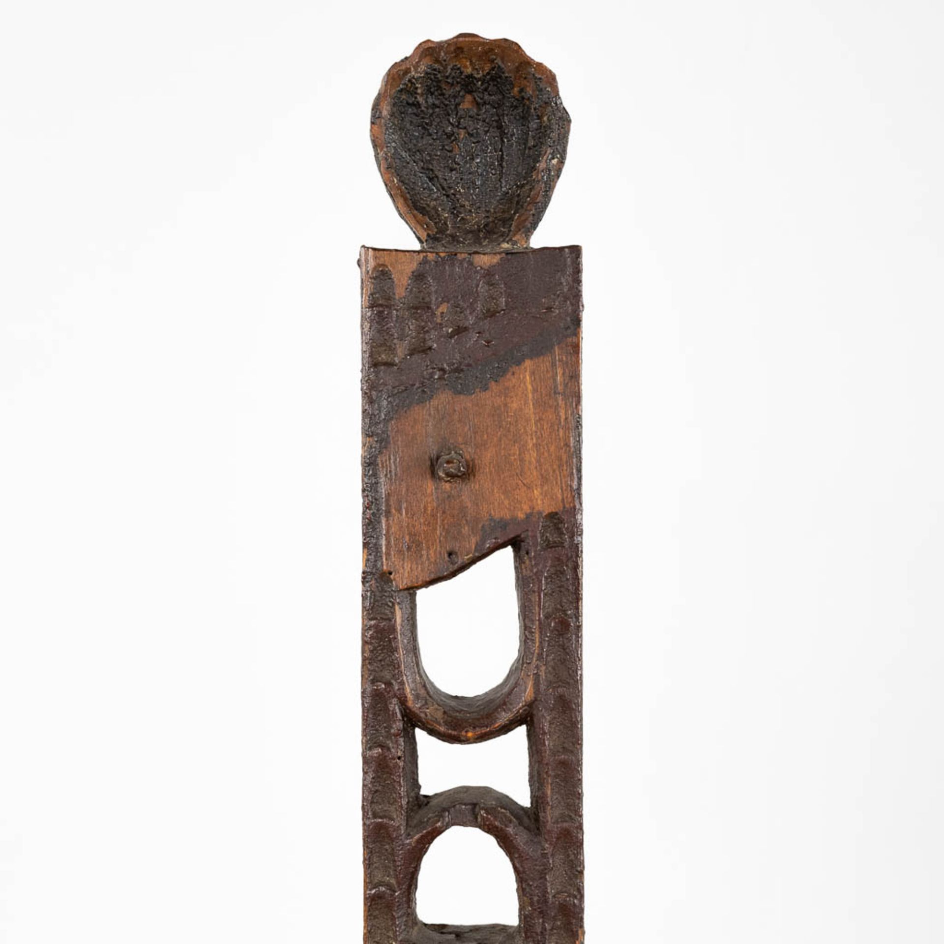 An antique wood-sculptured statue of Jesus on the cross, folk art. 18th C. (W:55 x H:112 cm) - Image 7 of 15