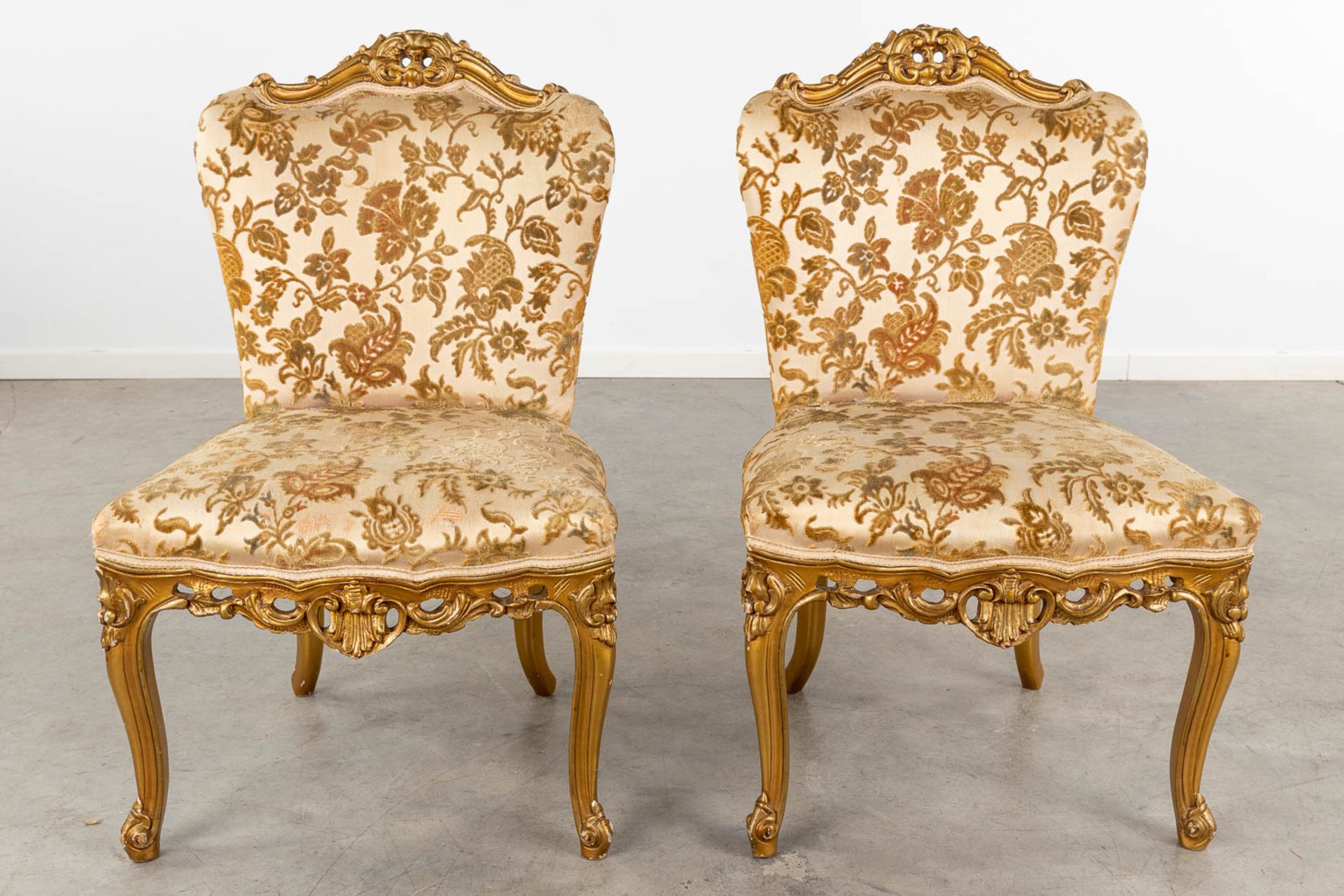 A coffee table, two matching chairs, sculptured wood in Louis XV style. (L:65 x W:85 x H:54 cm) - Bild 14 aus 25