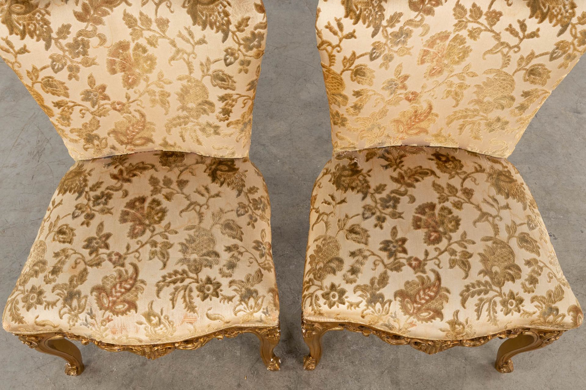 A coffee table, two matching chairs, sculptured wood in Louis XV style. (L:65 x W:85 x H:54 cm) - Bild 19 aus 25