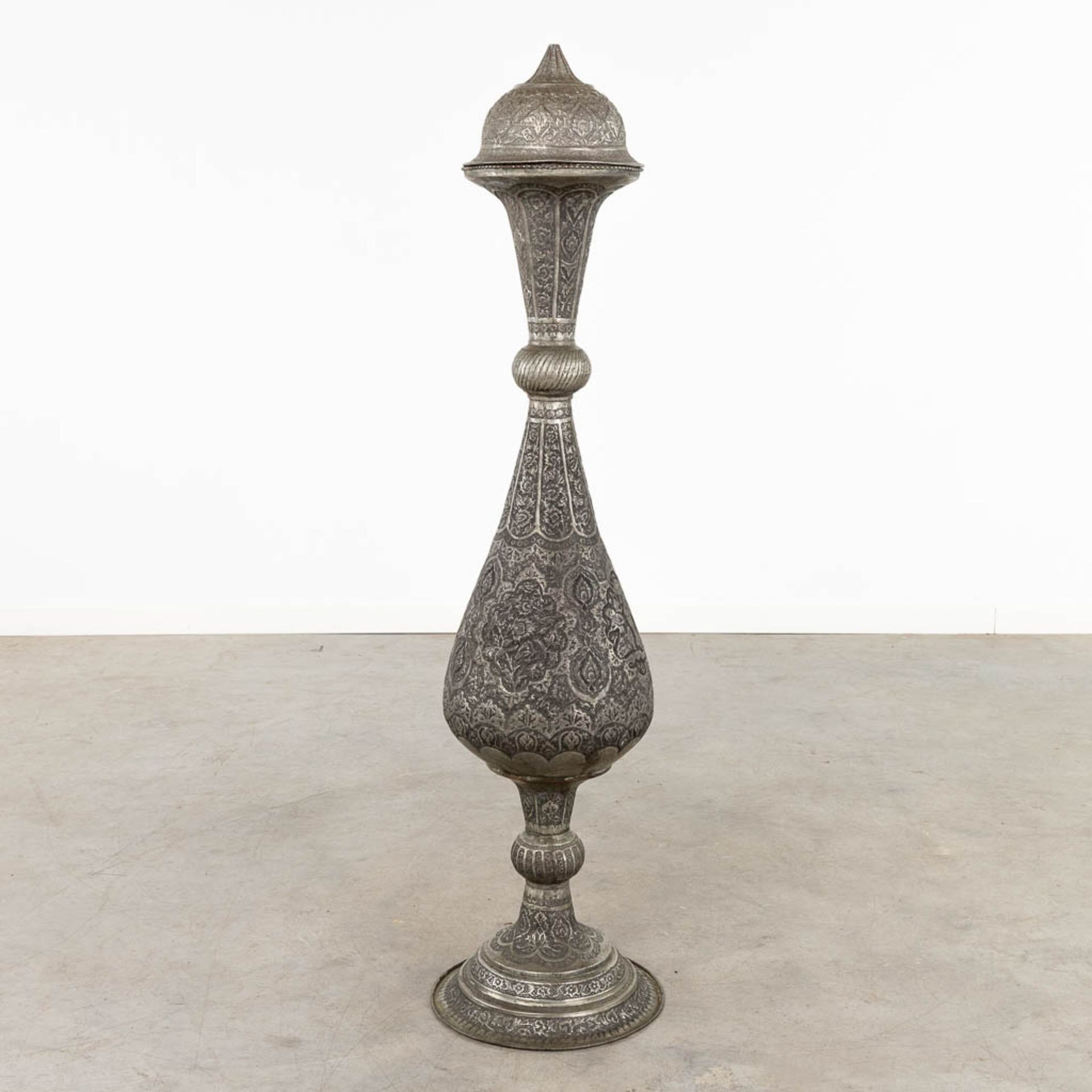 A large decorative vase, India. 19th C. (H:128 x D:32 cm) - Image 3 of 14