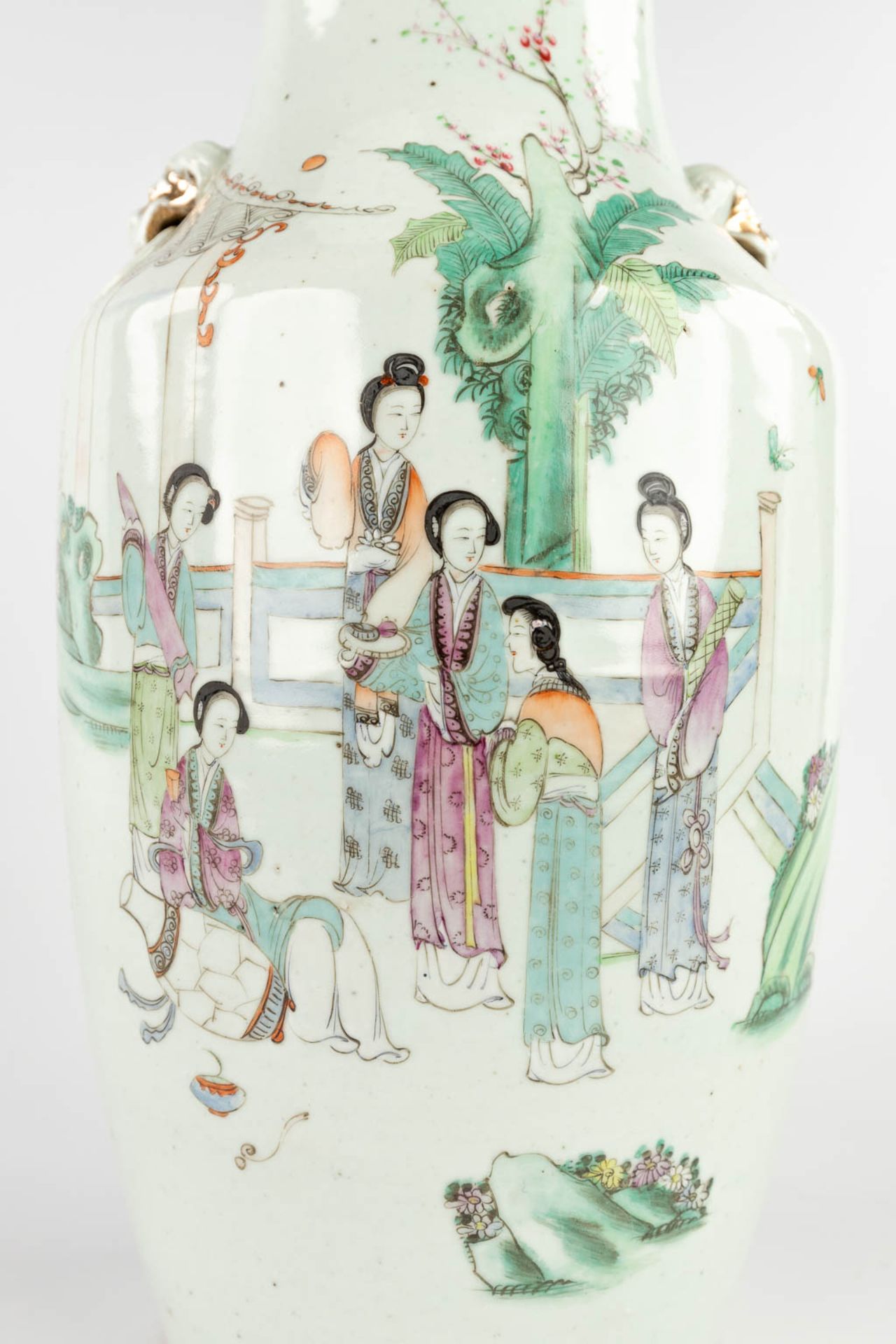 Three Chinese vases, decorated with ladies in the garden. 19th/20th C. (H:44 x D:21 cm) - Image 8 of 19