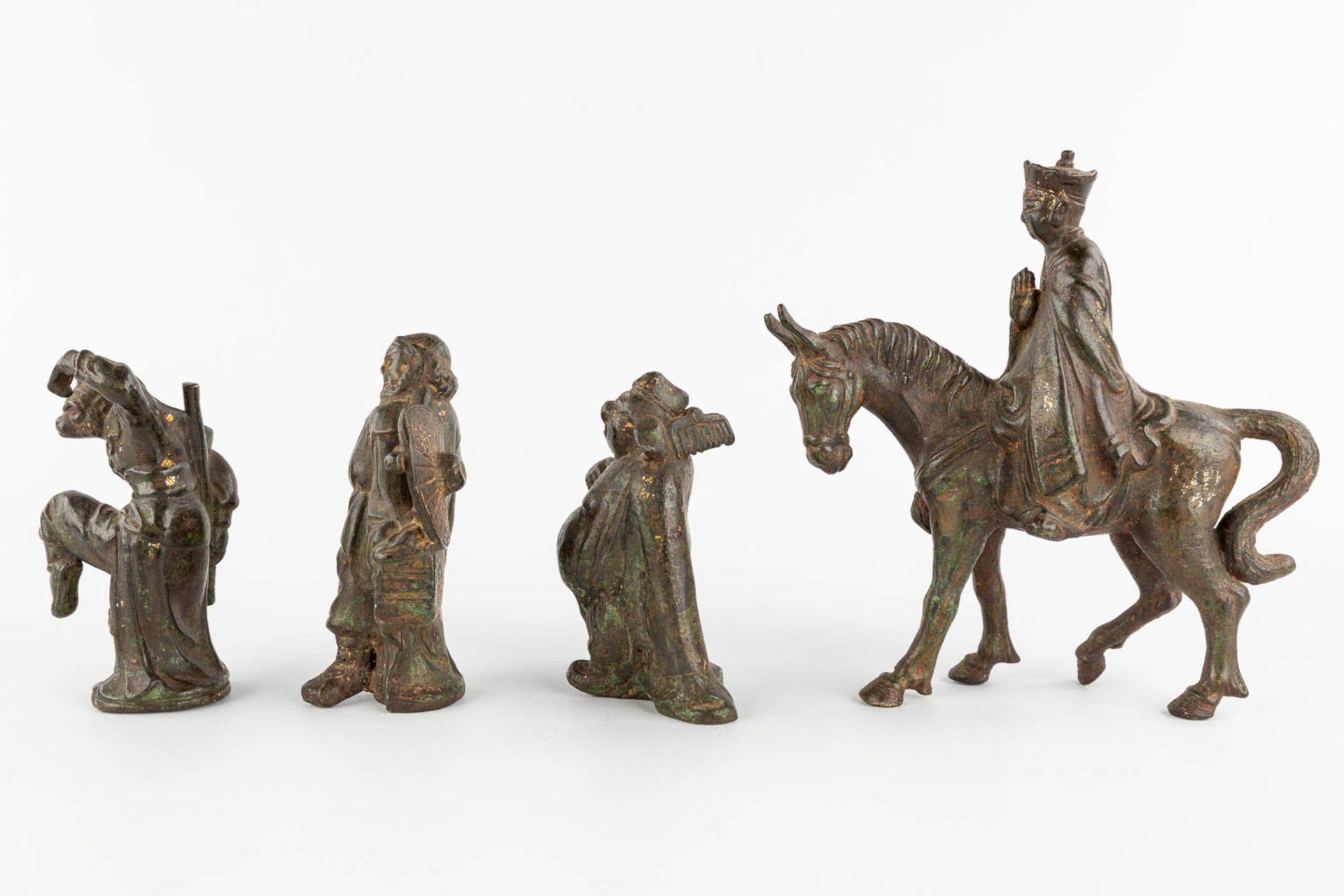4 Chinese figurines, made of bronze. (L:7 x W:18 x H:18 cm) - Image 6 of 12