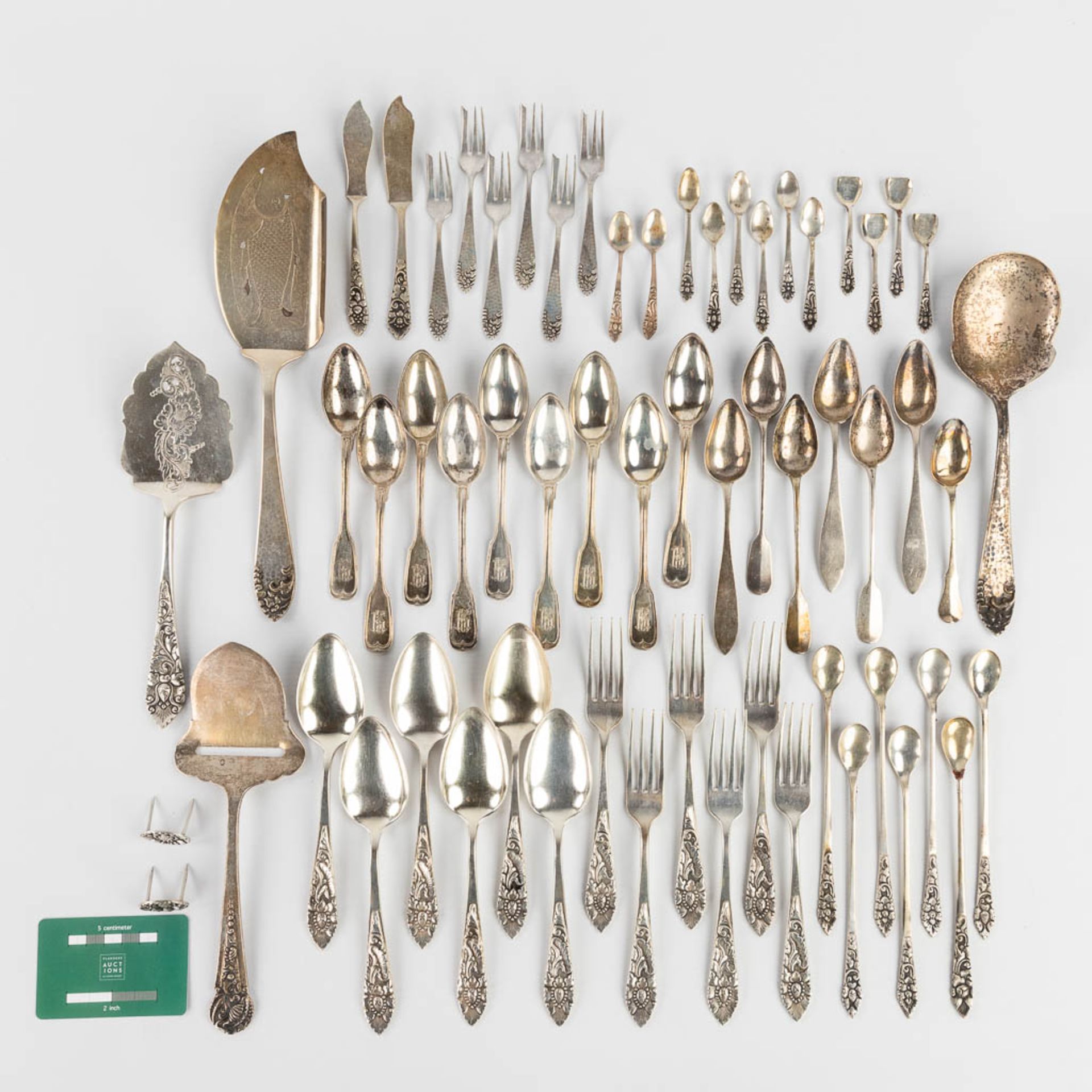 61 pieces of silver cutlery and accessories. (L:29 cm) - Image 2 of 22