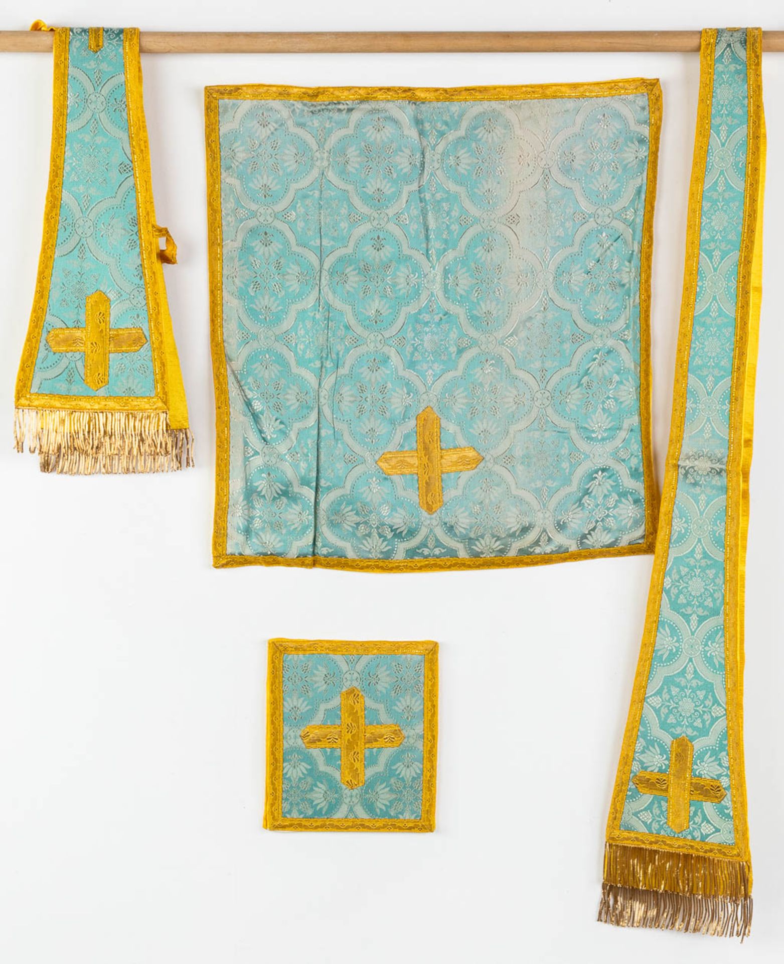 A set of Liturgical robes, 2 Roman Chasubles, maniple and stola and Chalice Veil - Image 12 of 14
