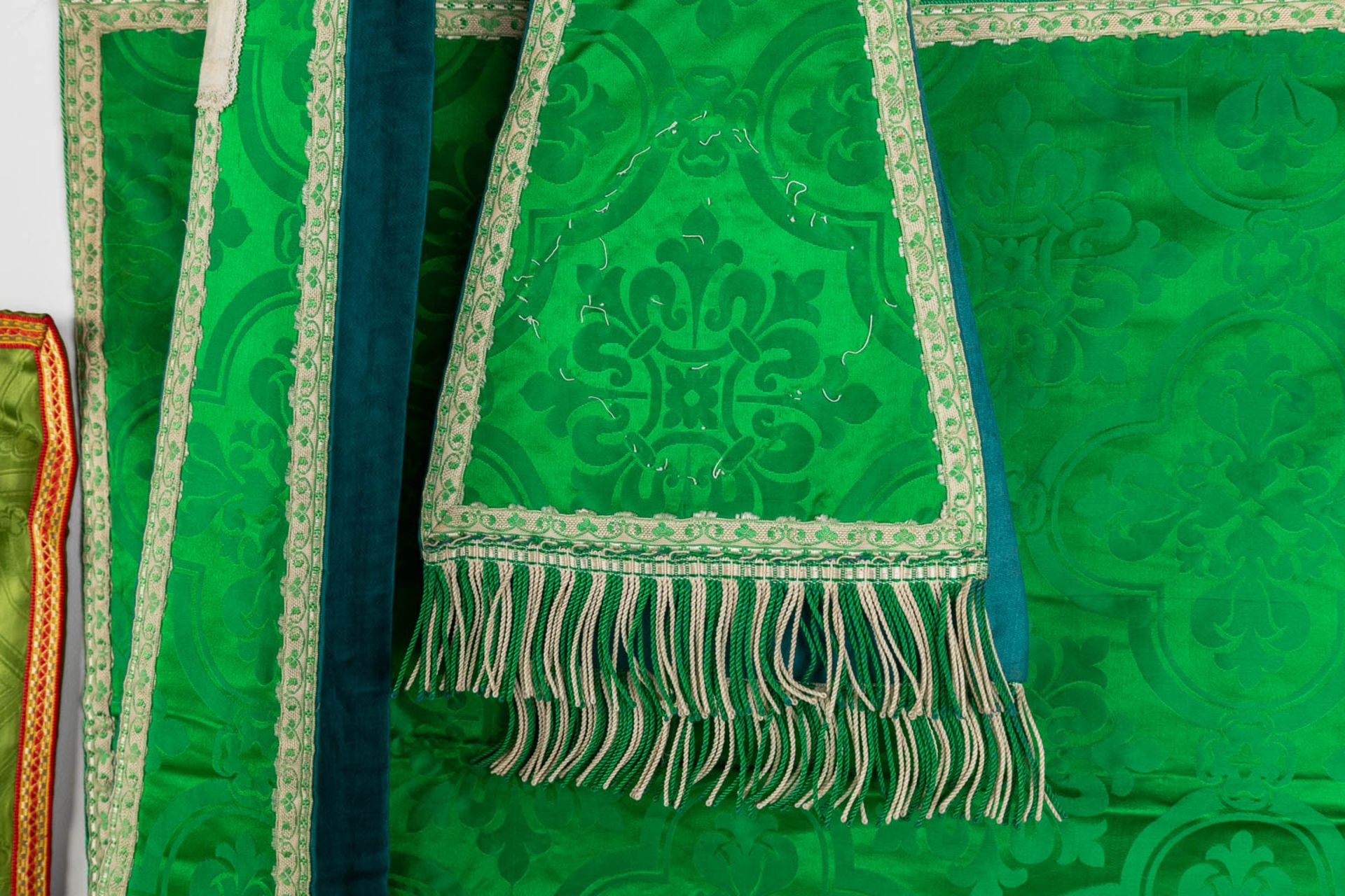 A set of 6 Roman Chasubles, maniple, Stola and Chalice veils - Image 37 of 37