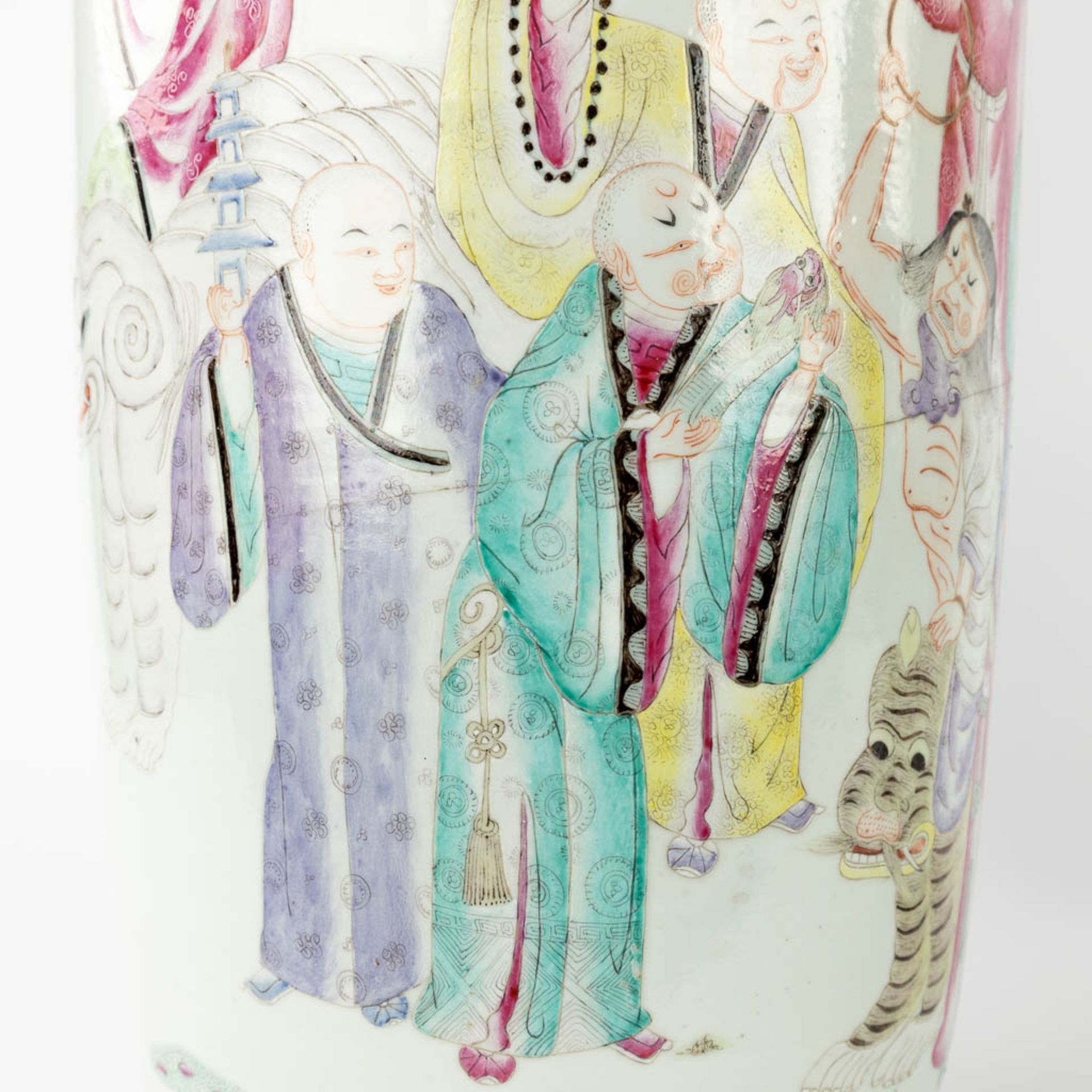 A pair of Chinese Famille Rose vases, decorated with wise men. 19th/20th C. (H:61 x D:21 cm) - Image 12 of 18