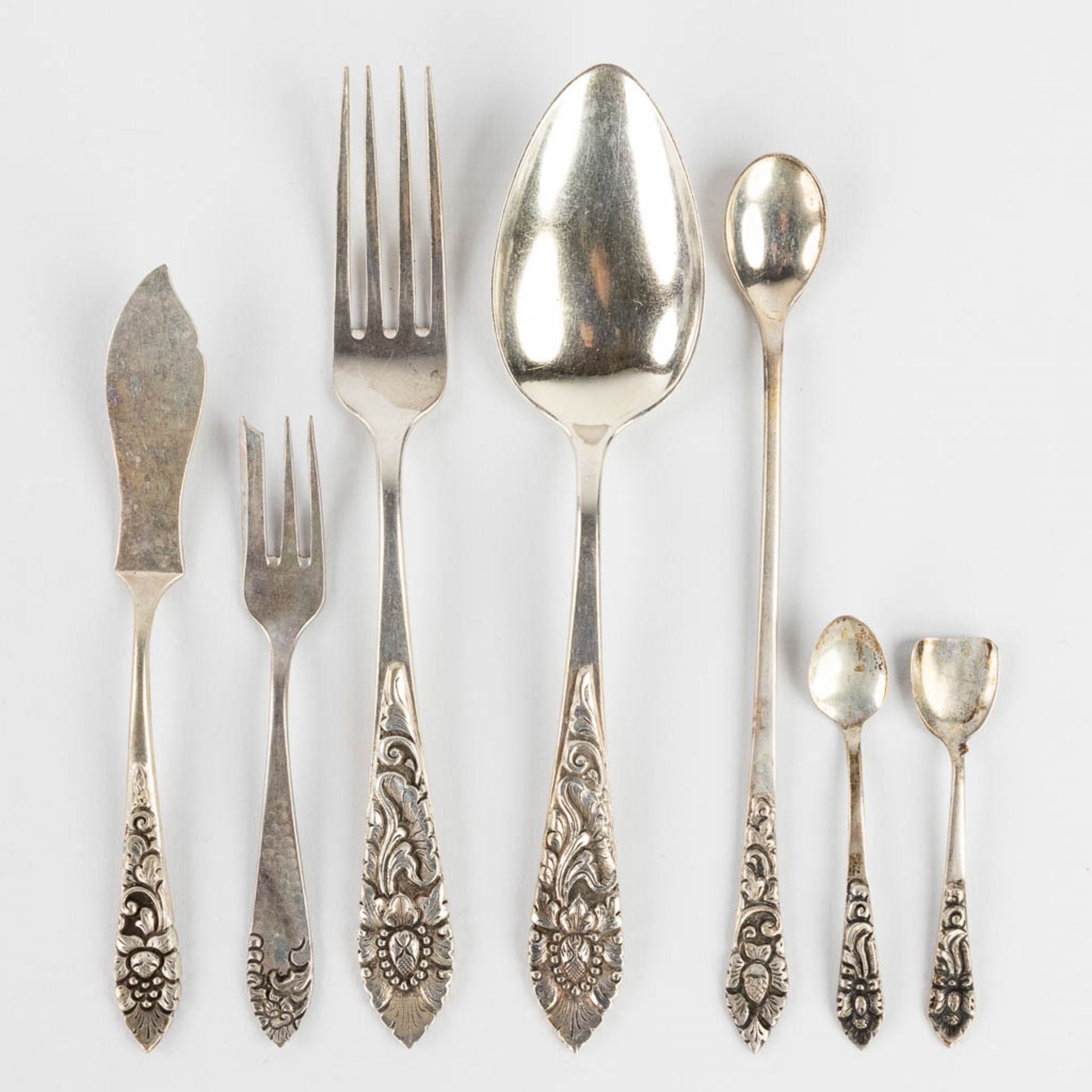 61 pieces of silver cutlery and accessories. (L:29 cm) - Image 12 of 22