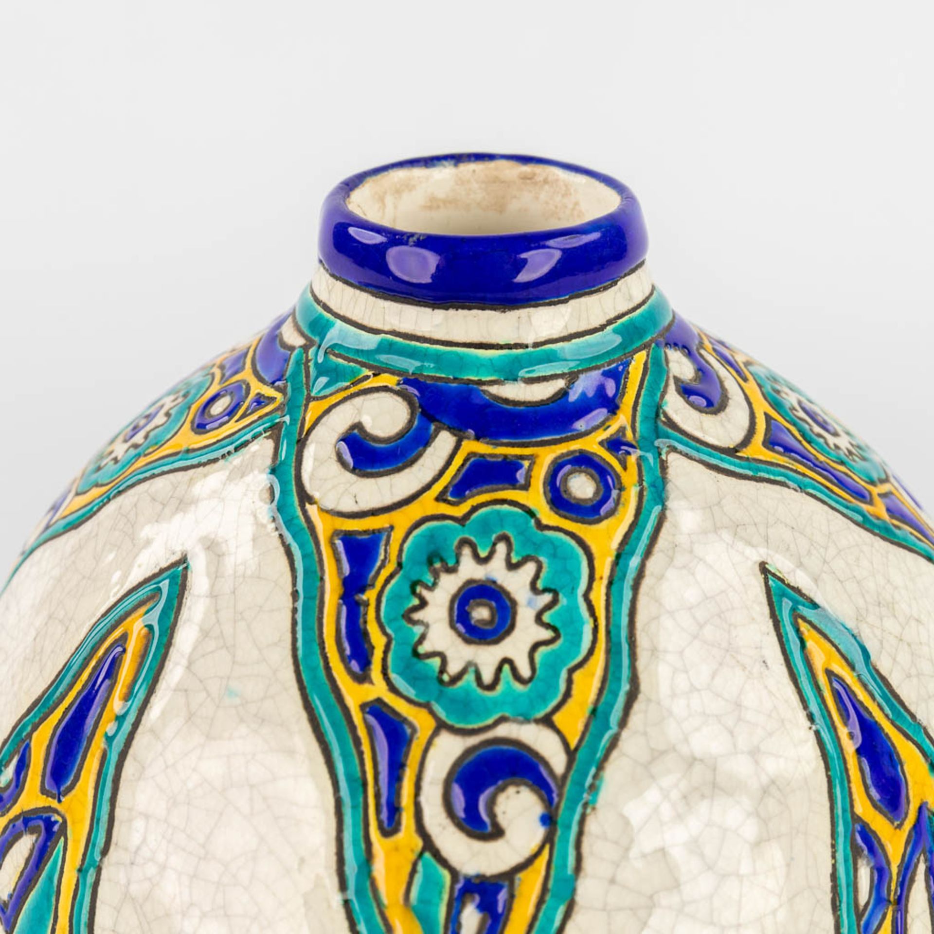 Boch Keramis, a faience vase, art deco. (H:18 x D:17 cm) - Image 11 of 12