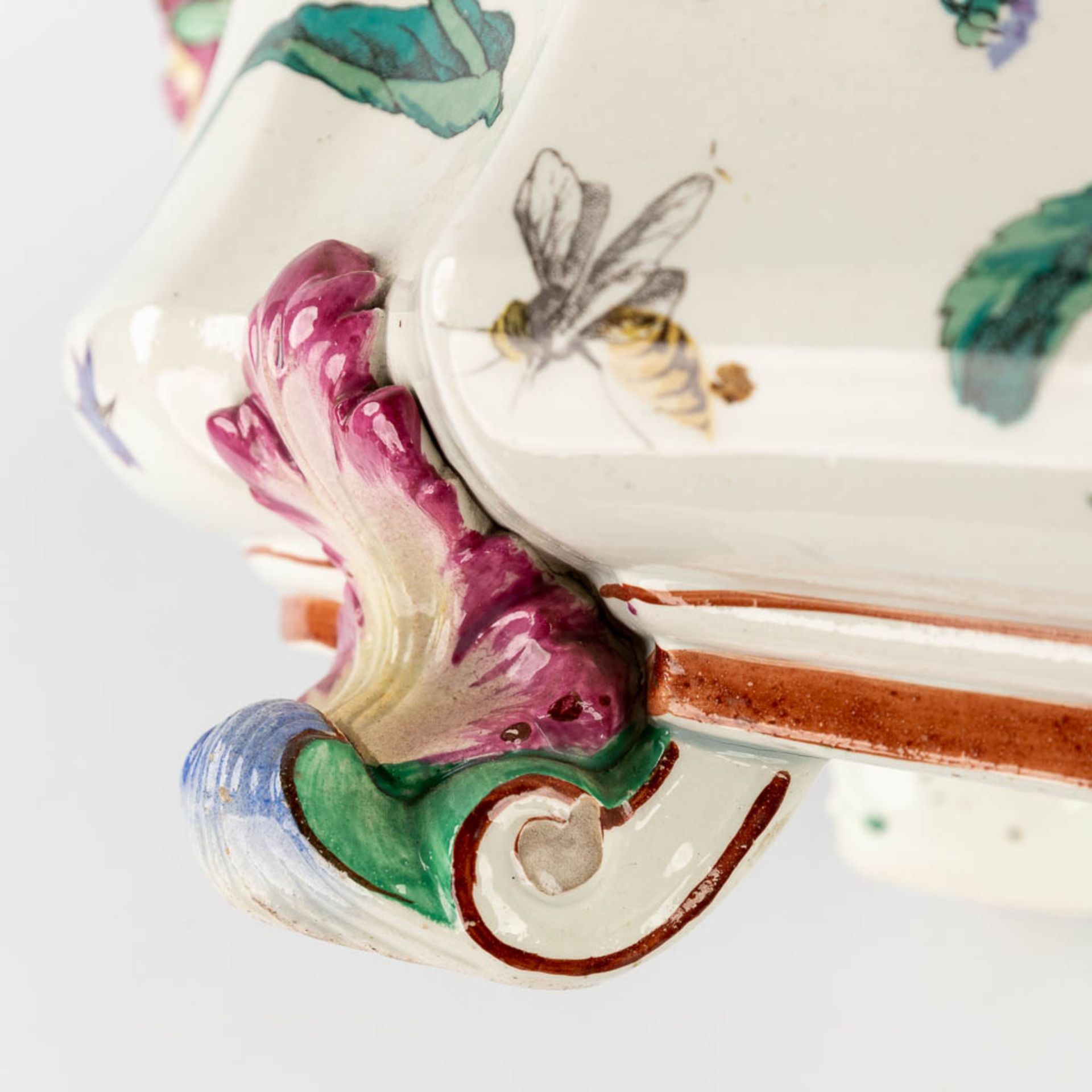 Faiencerie de Gien, a large bottle cooler with a hand-painted decor of fauna and flora. 19th C. (L:3 - Image 9 of 19