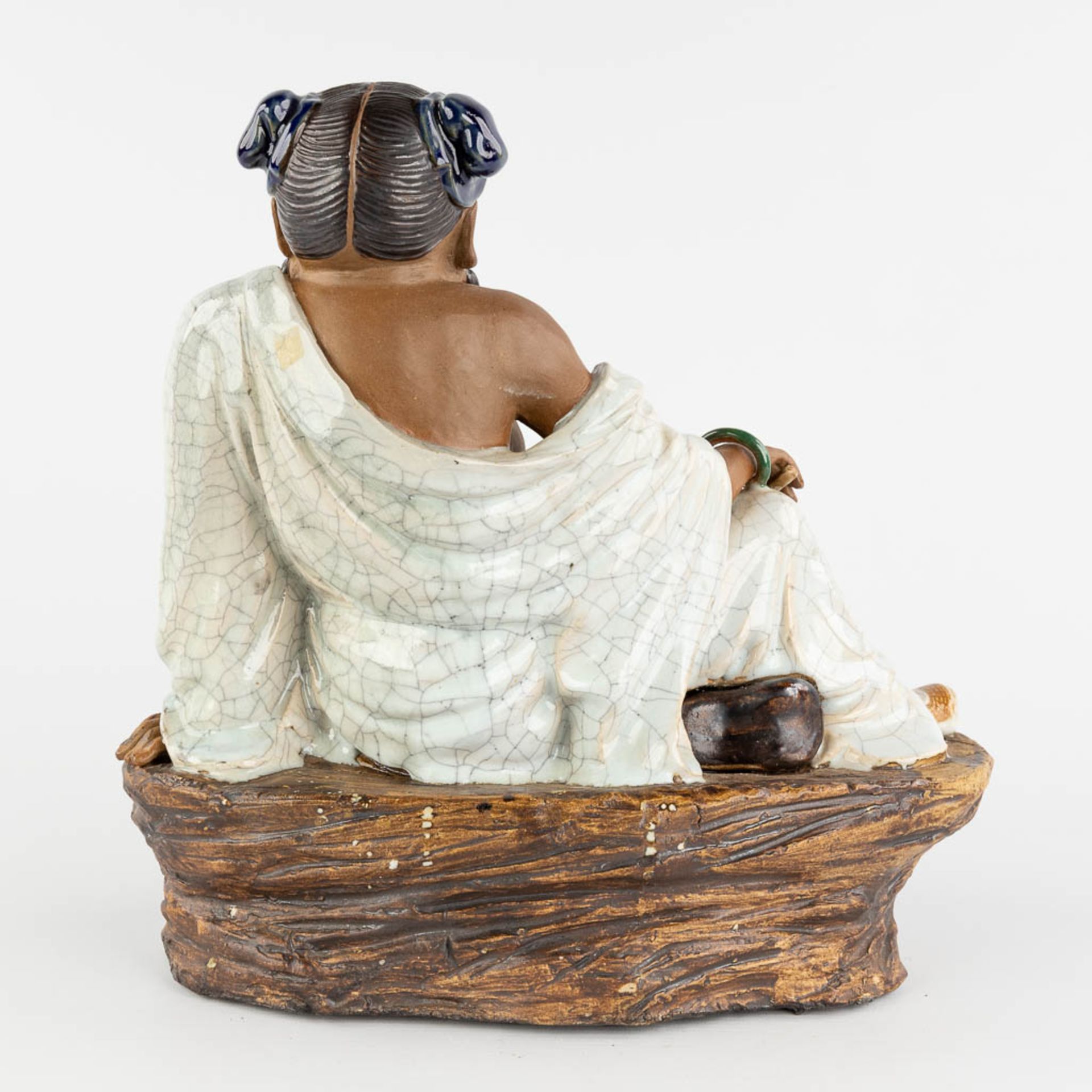 A Japanese wise man, glazed terracotta. 20th C. (L:19 x W:31 x H:31 cm) - Image 5 of 11