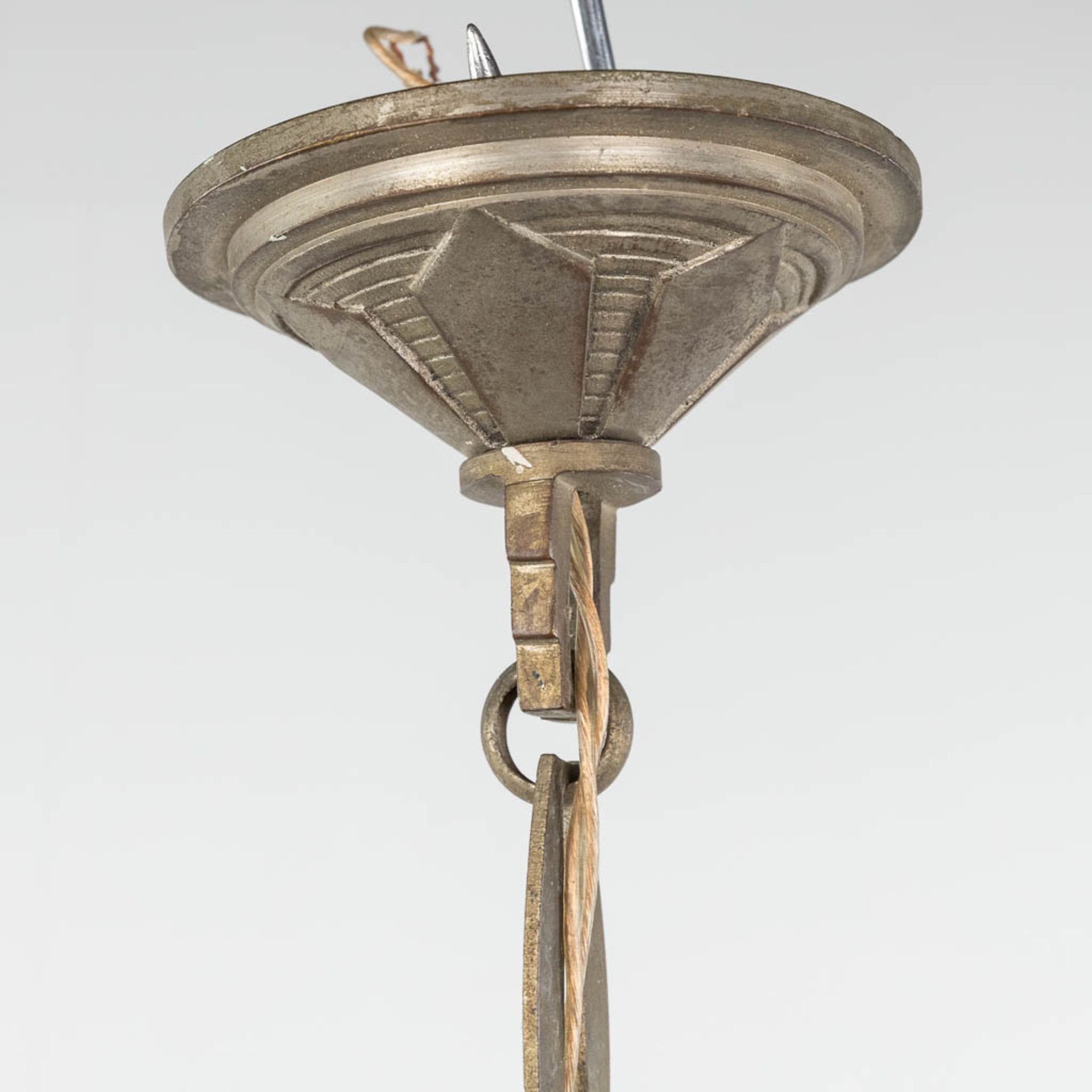 A chandelier, silver-plated metal and glass, art deco. Circa 1930. (H:50 x D:50 cm) - Bild 4 aus 8