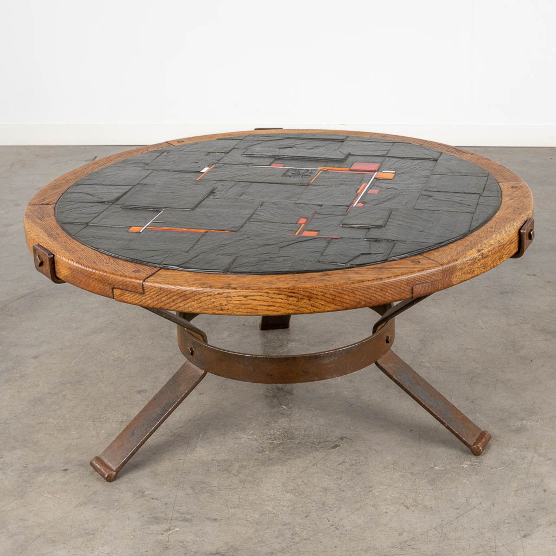 A mid-century tile, wood and metal coffee table. Circa 1960. (H:43 x D:87 cm) - Bild 5 aus 12