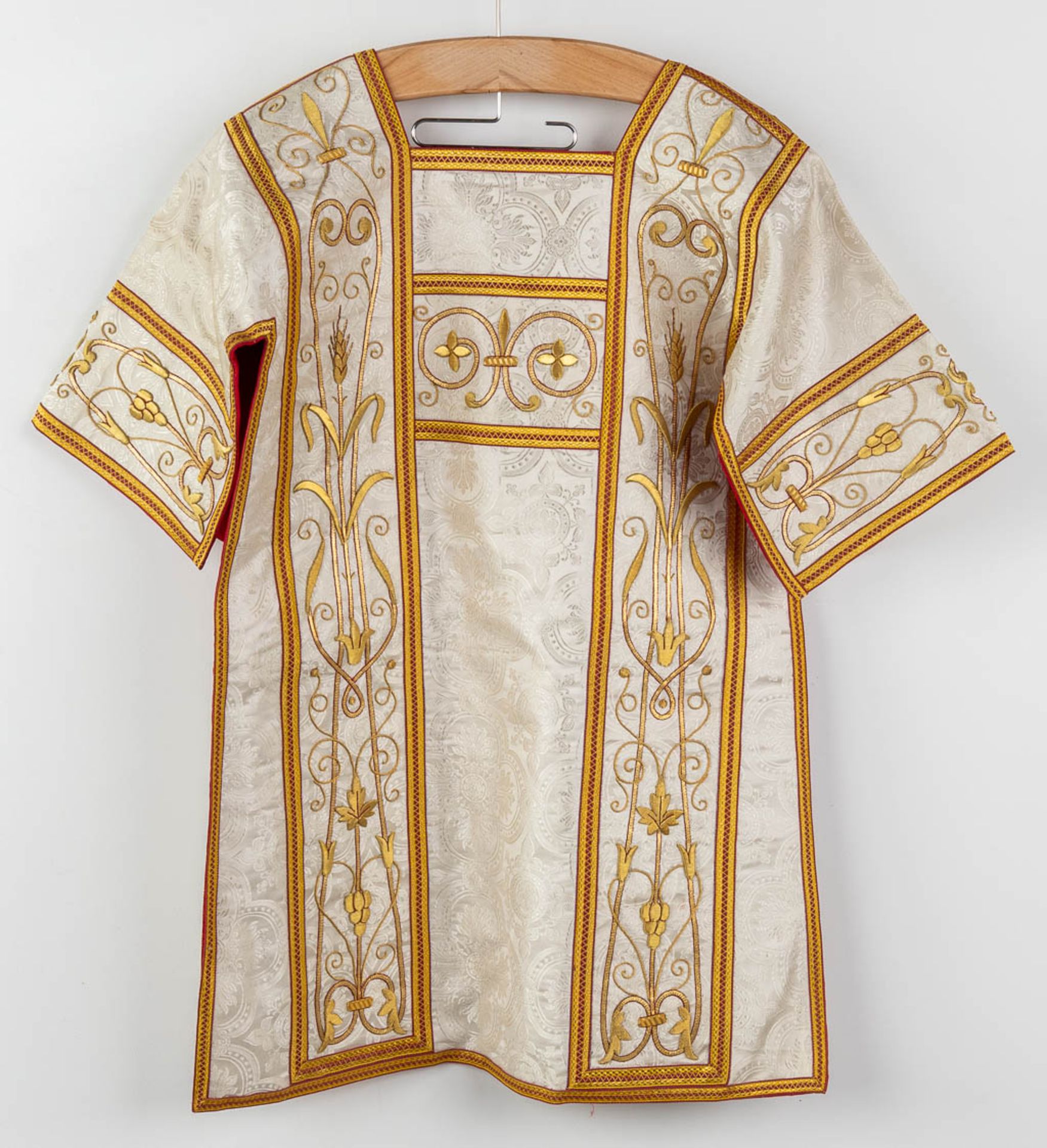 A matching set of Liturgical robes, 4 dalmatics, maniples and stola. - Image 10 of 17