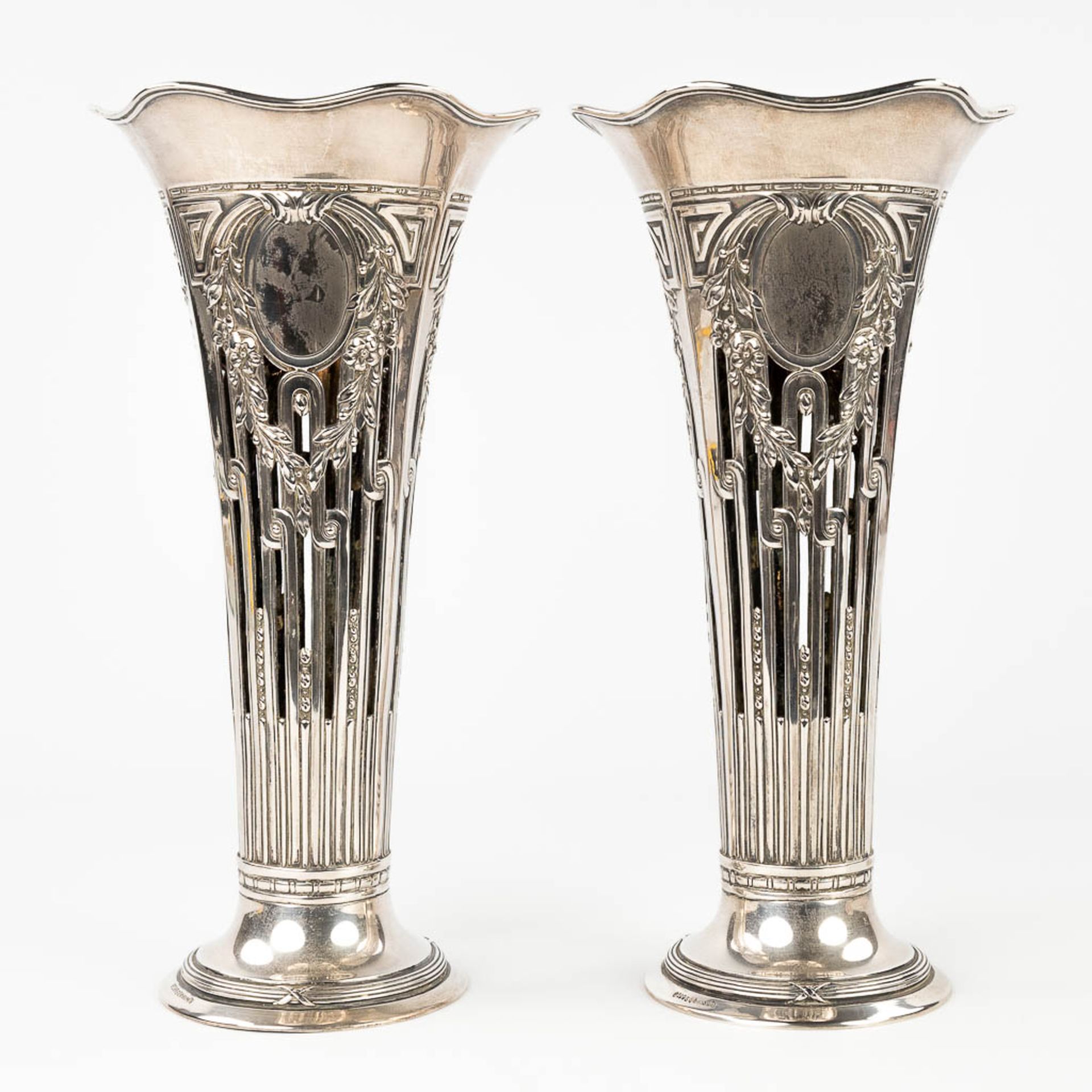 A pair of vases made of silver and marked 800. Made in Germany. 693g. 20th C. (H:31 x D:15,5 cm) - Image 5 of 14