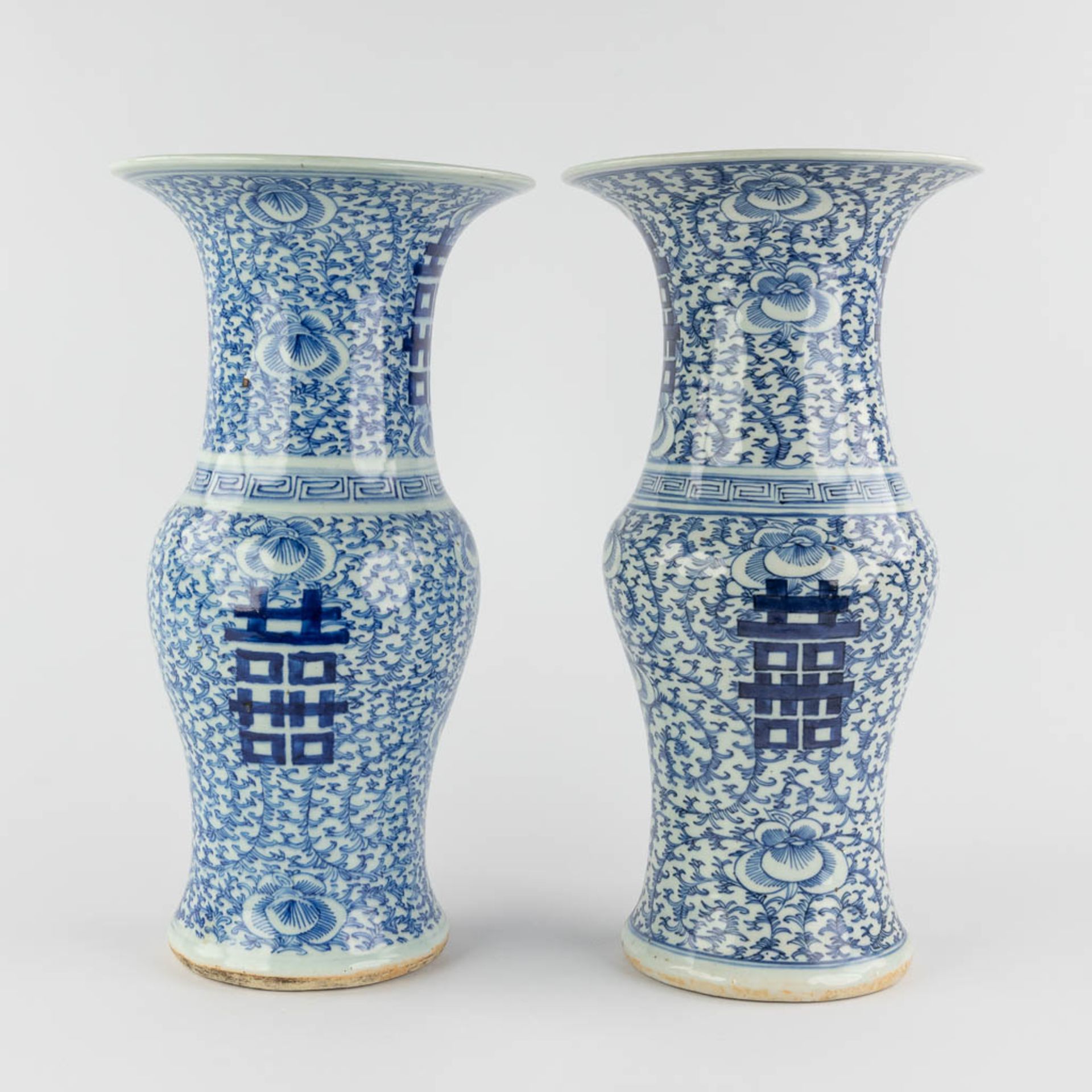 A pair of Chinese blue-white vases, Chenghua mark. 19th C. (H:41 x D:21,5 cm) - Image 4 of 14