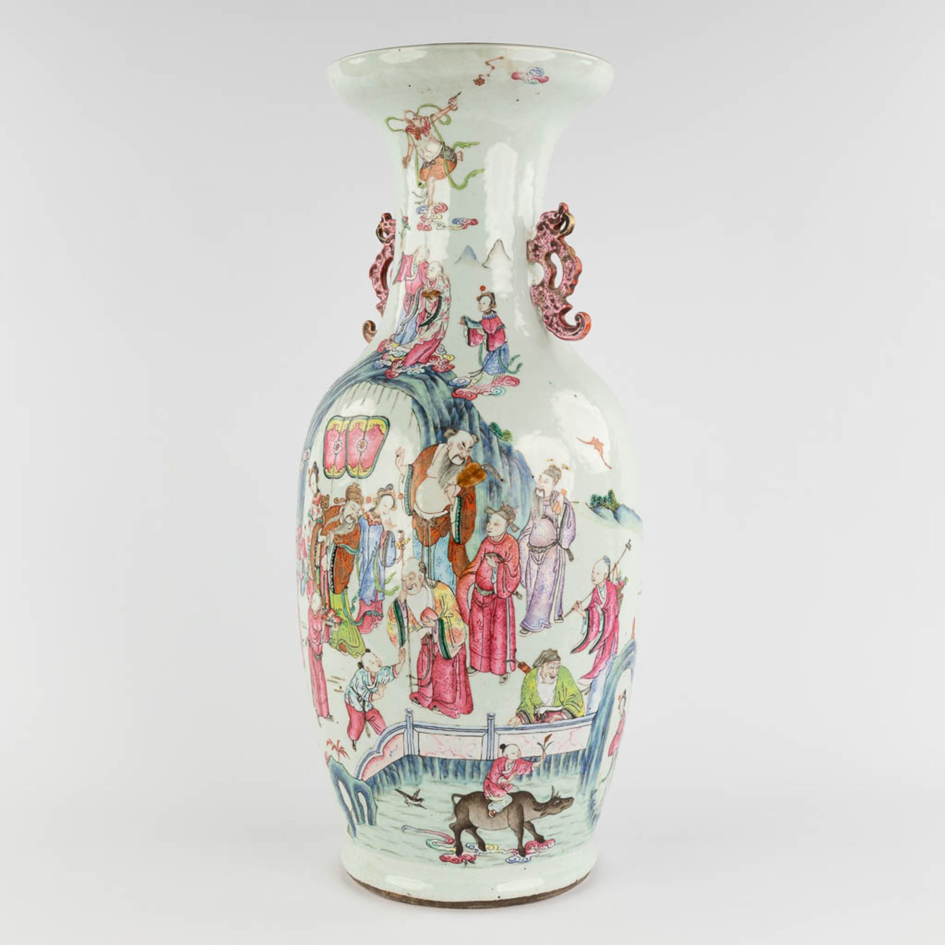 A Chinese Famille Rose vase, decorated with Wise men and items of good fortune. 19th C. (H:60 x D:25 - Image 7 of 18