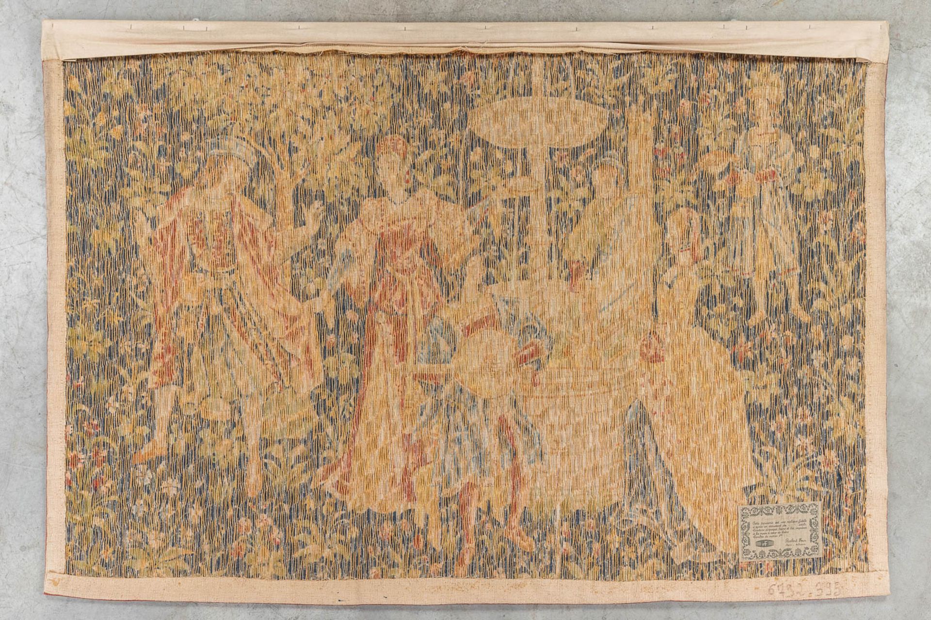 Three vintage tapiseries with medieval and romantic scenes. 20th C. (W:180 x H:145 cm) - Bild 4 aus 11
