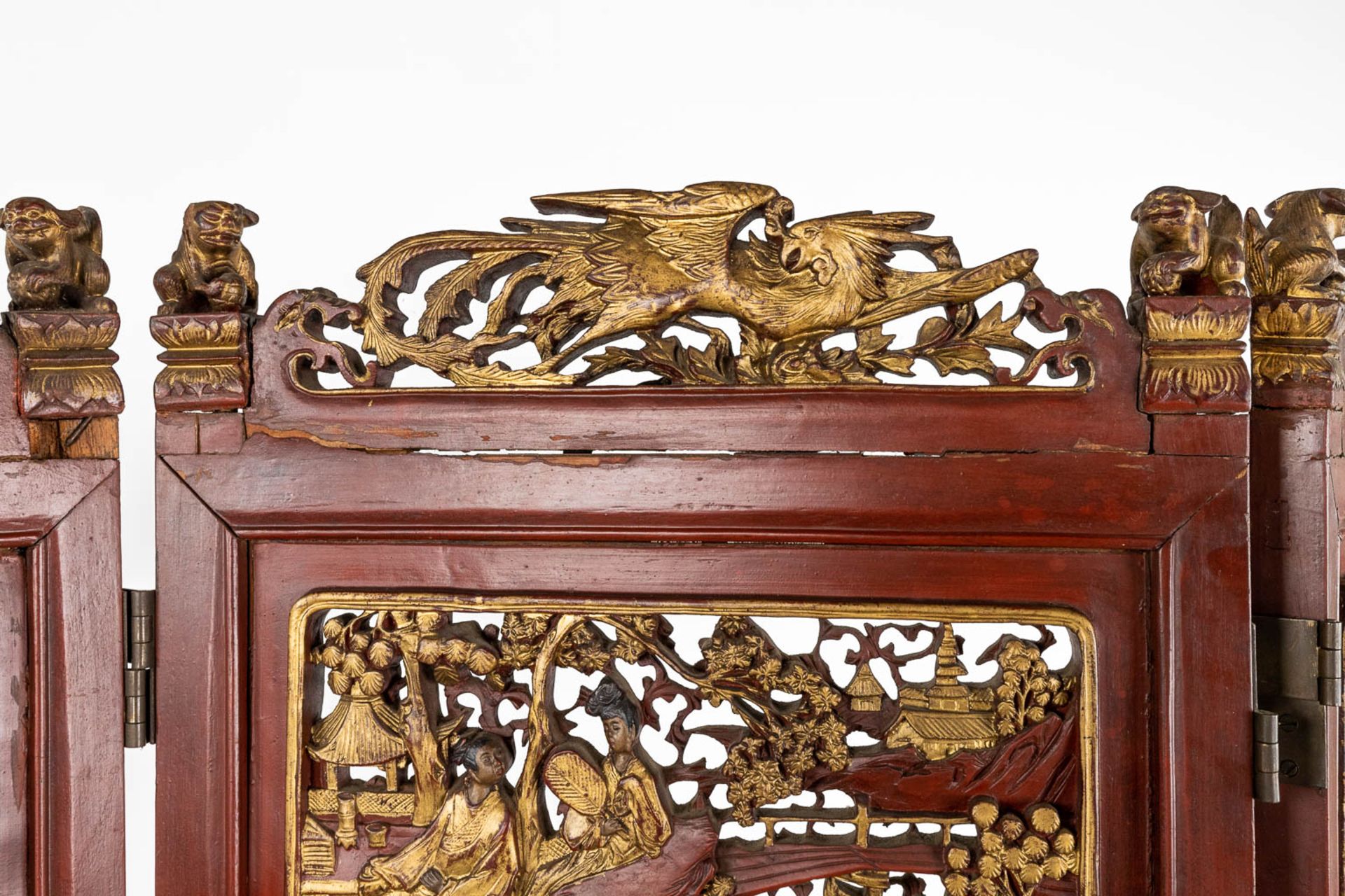 A 4-piece Chinese room divider, sculptured hardwood panels, circa 1900. (W:162 x H:185 cm) - Image 8 of 12