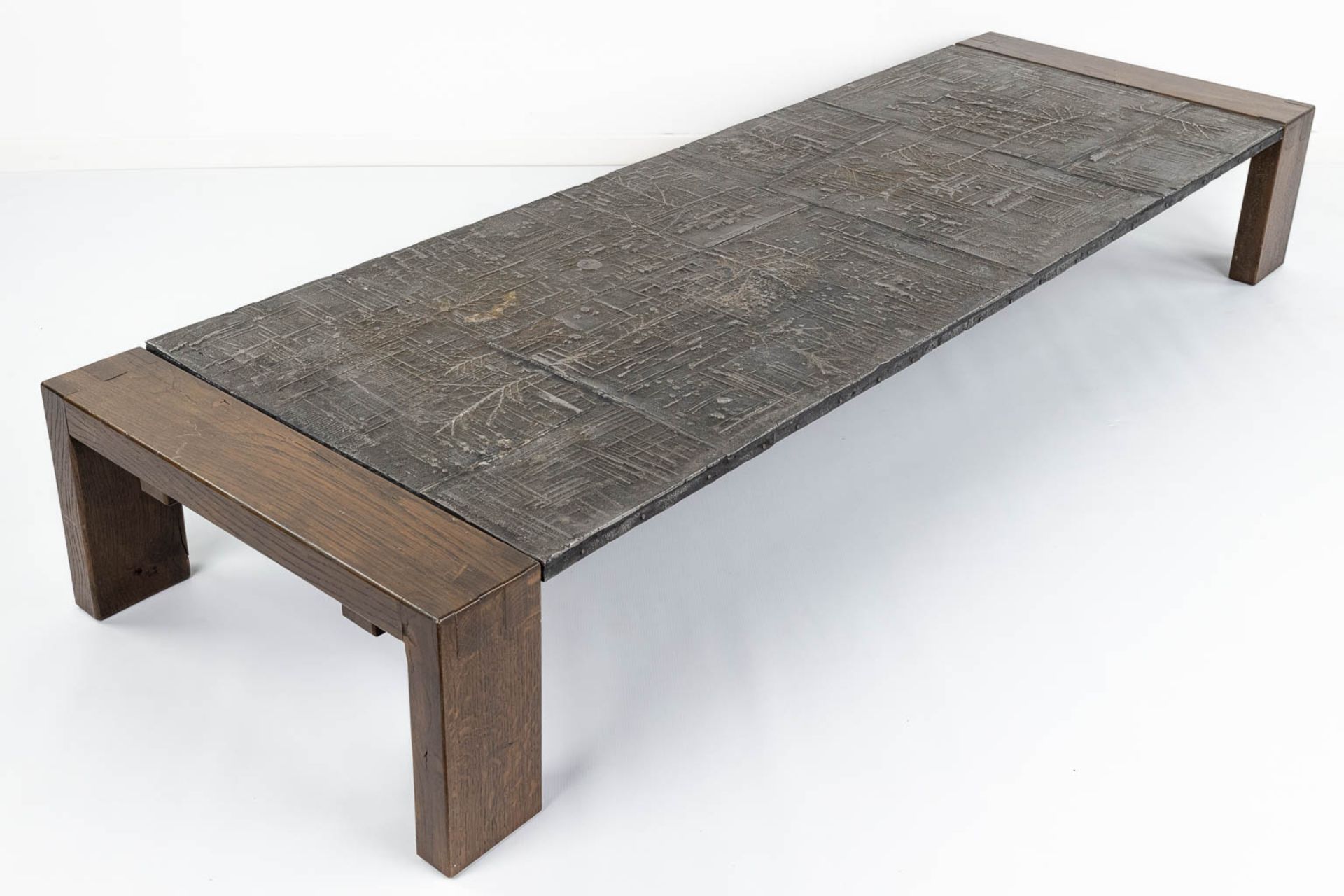 Pia MANU (XX) 'Coffee Table' metal on a wood frame, circa 1960. (L:64,5 x W:199 x H:30 cm) - Image 14 of 15