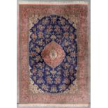 An Oriental hand-made carpet. Isphahan. (L:202 x W:287 cm)