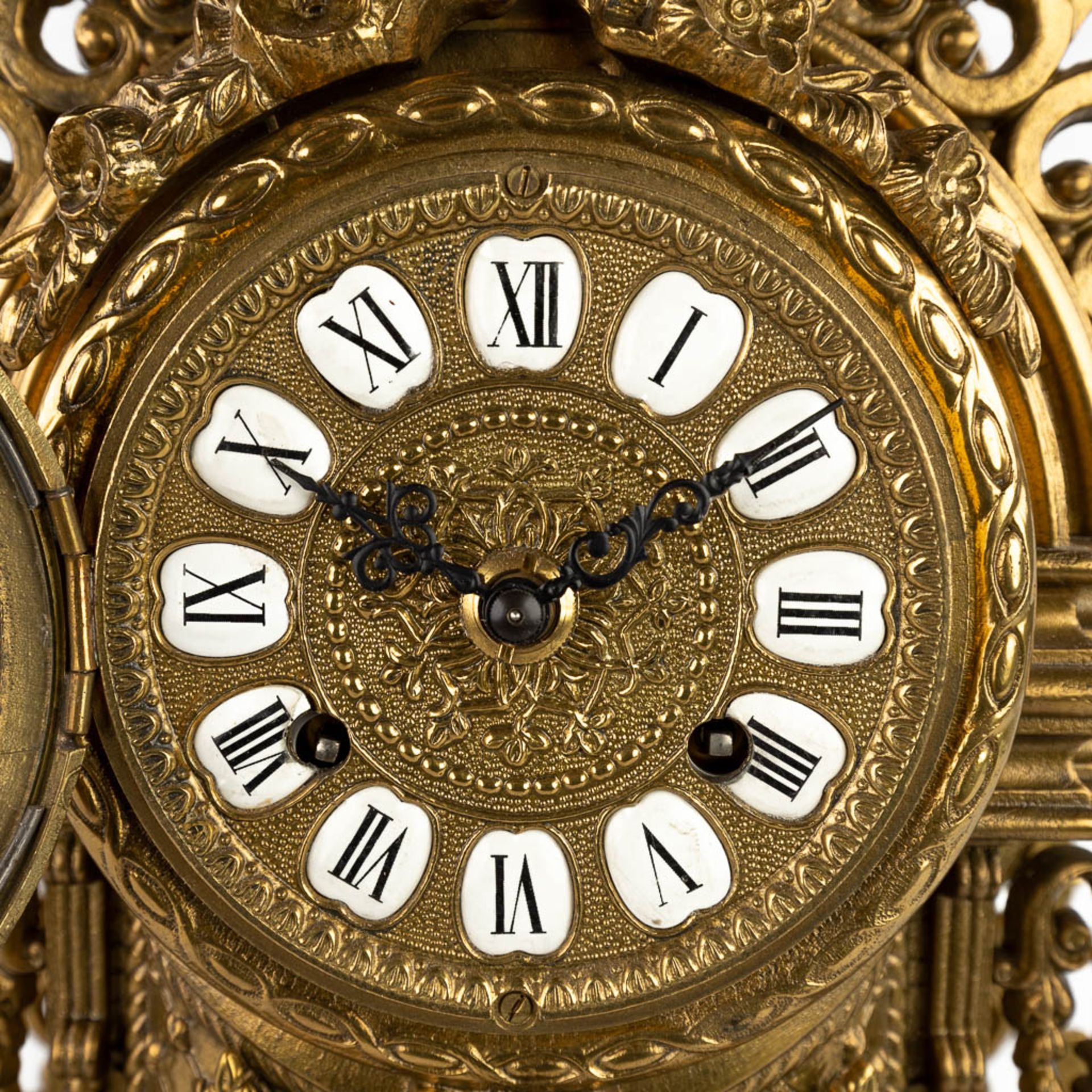 A three-piece mantle garniture clock, bronze, clock and candelaba. 20th C. (L:17 x W:26 x H:67 cm) - Image 15 of 19