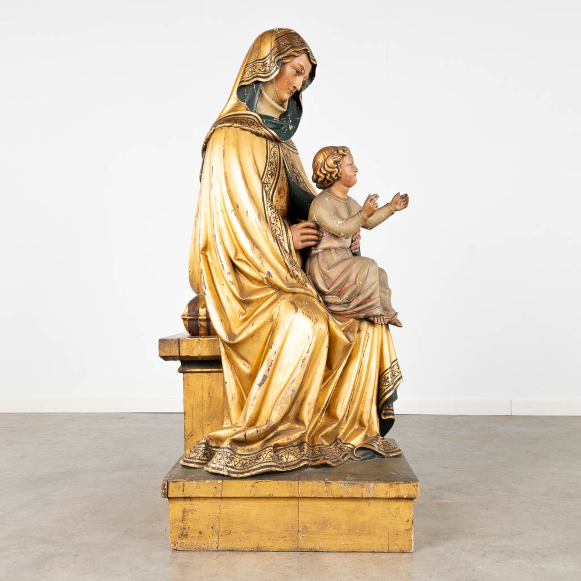 An antique wood-sculptured statue of Saint Anna with child, gilt and polychrome. 18th/19th C. (L:51 - Image 9 of 20