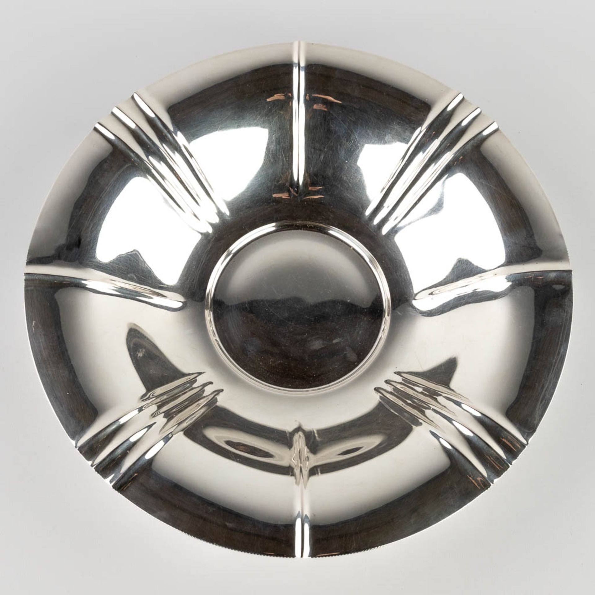Wolfers Frères, a bowl on a table mirror, silver. Marked 835. Art Deco. (H:9,5 x D:40 cm) - Bild 9 aus 14