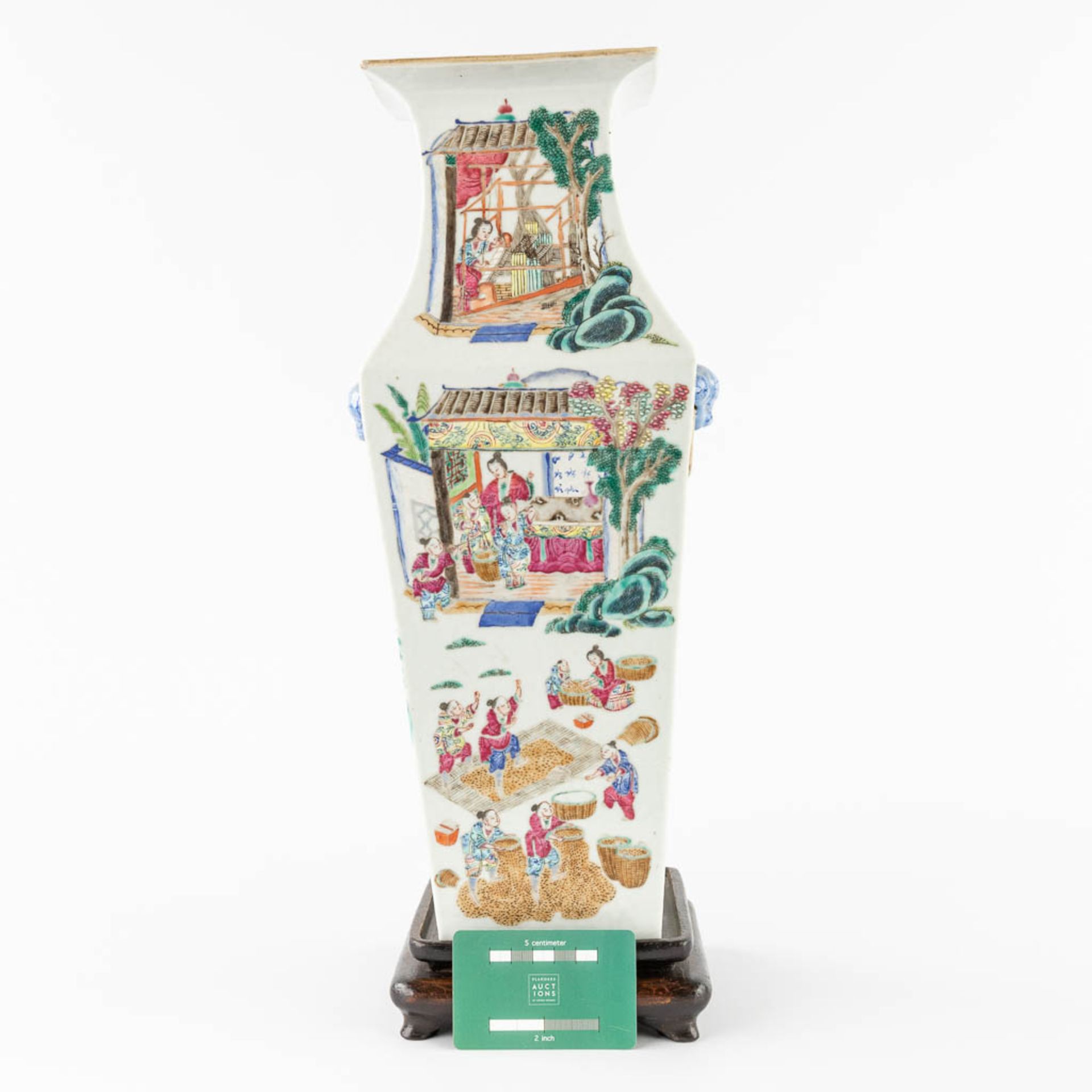 A square Chinese Famille Rose vase, decorated with scènes of 'The Harvest'. 19th C. (L:17 x W:15 x H - Image 2 of 10
